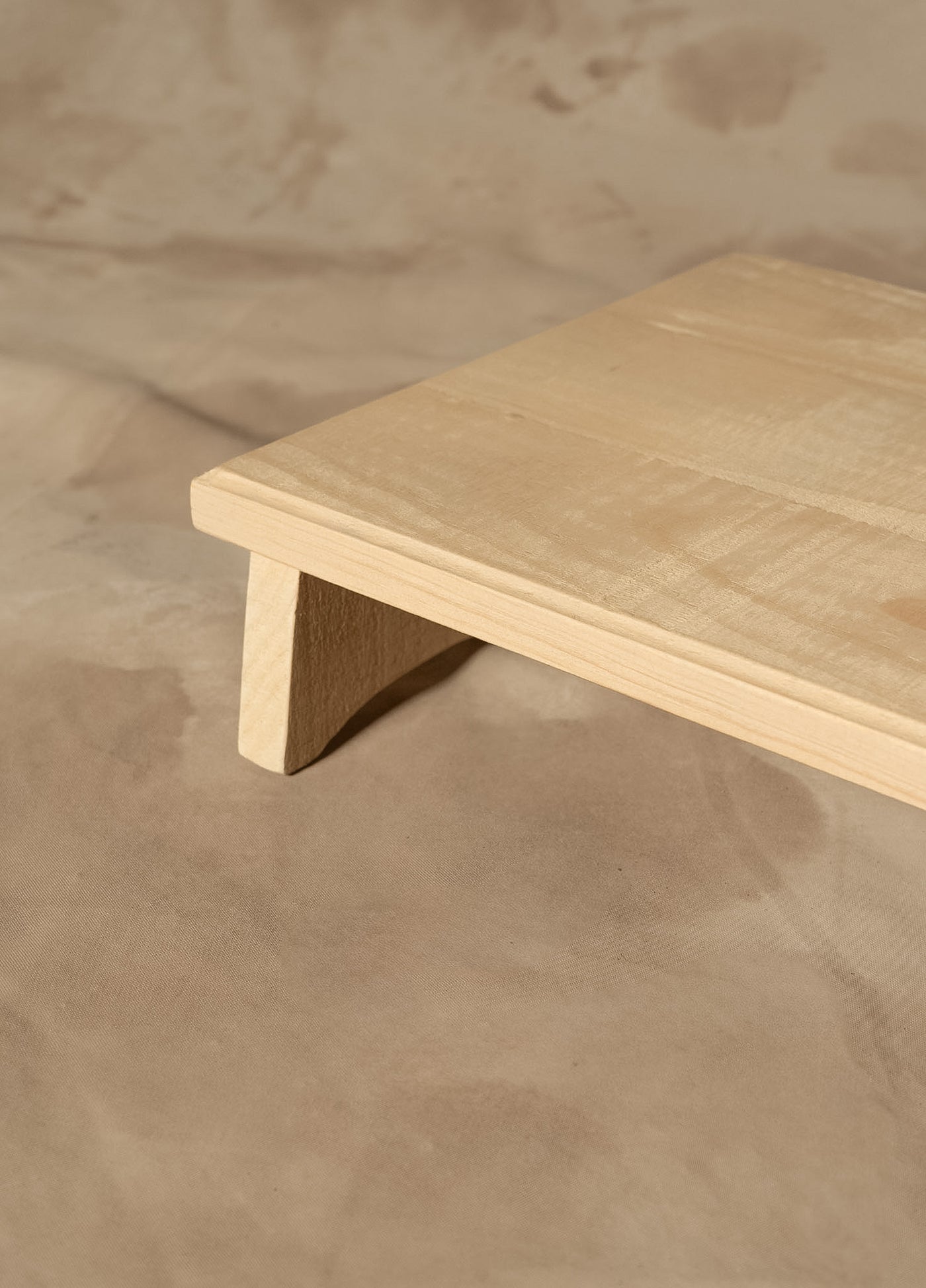 Tarima Rústica — Pino Clear Aserrada Gris Beige Envejecido Tamaño Chico 50x30x8