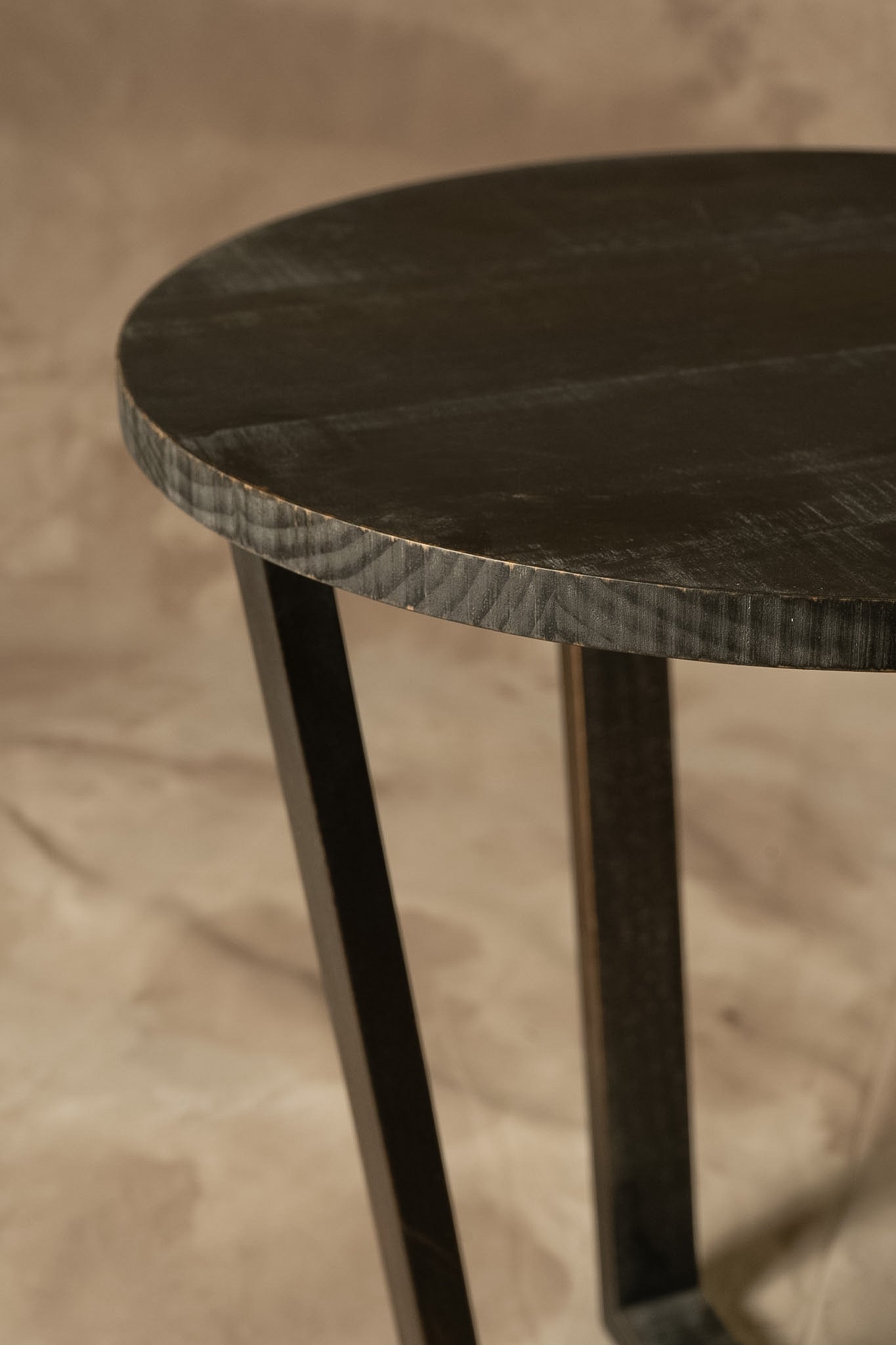Mesa Lateral Sol - Pino Clear Aserrada Pátina Negra 50x50x55