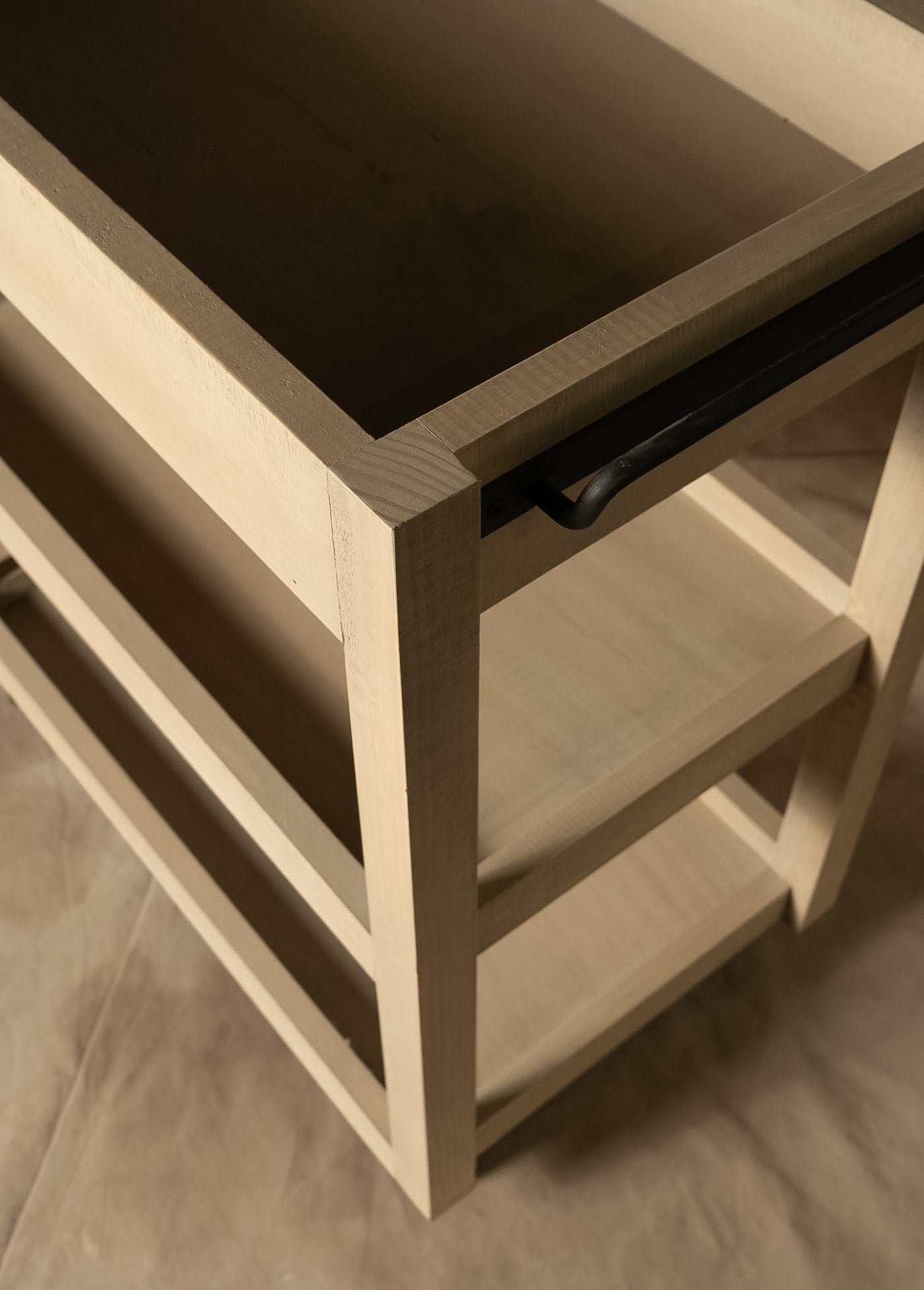 Carro Bar — Pino Clear Teñido Rústico Oscuro Gris Beige Oscuro Envejecido Tamaño Chico 70x40x75