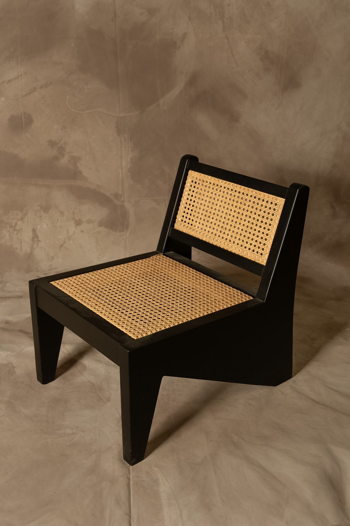 Silla Amalia - Pino Clear Pulida Negro 50x56x56