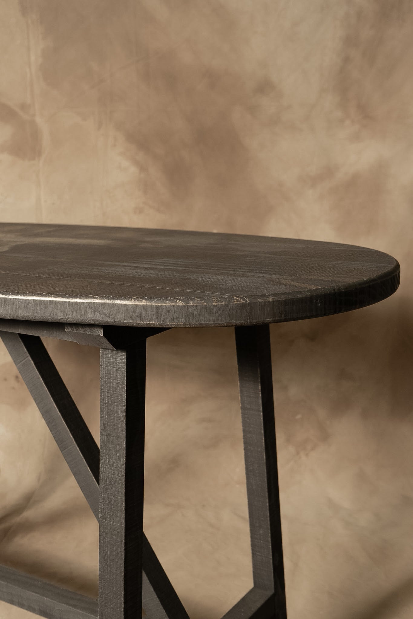 Arrimo Ovalado — Pino Clear Aserrado Café Oscuro 140x60x76