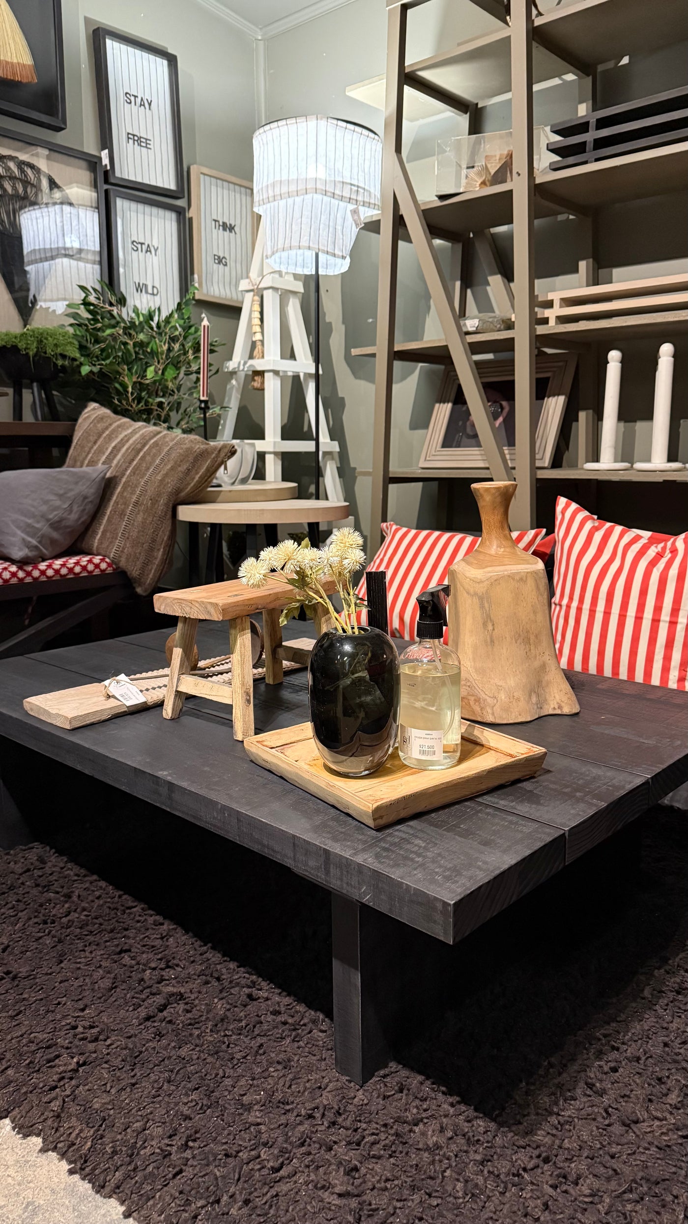 Mesa de Centro Baja — Pino Clear Aserrada Pátina Negra 80x120x30