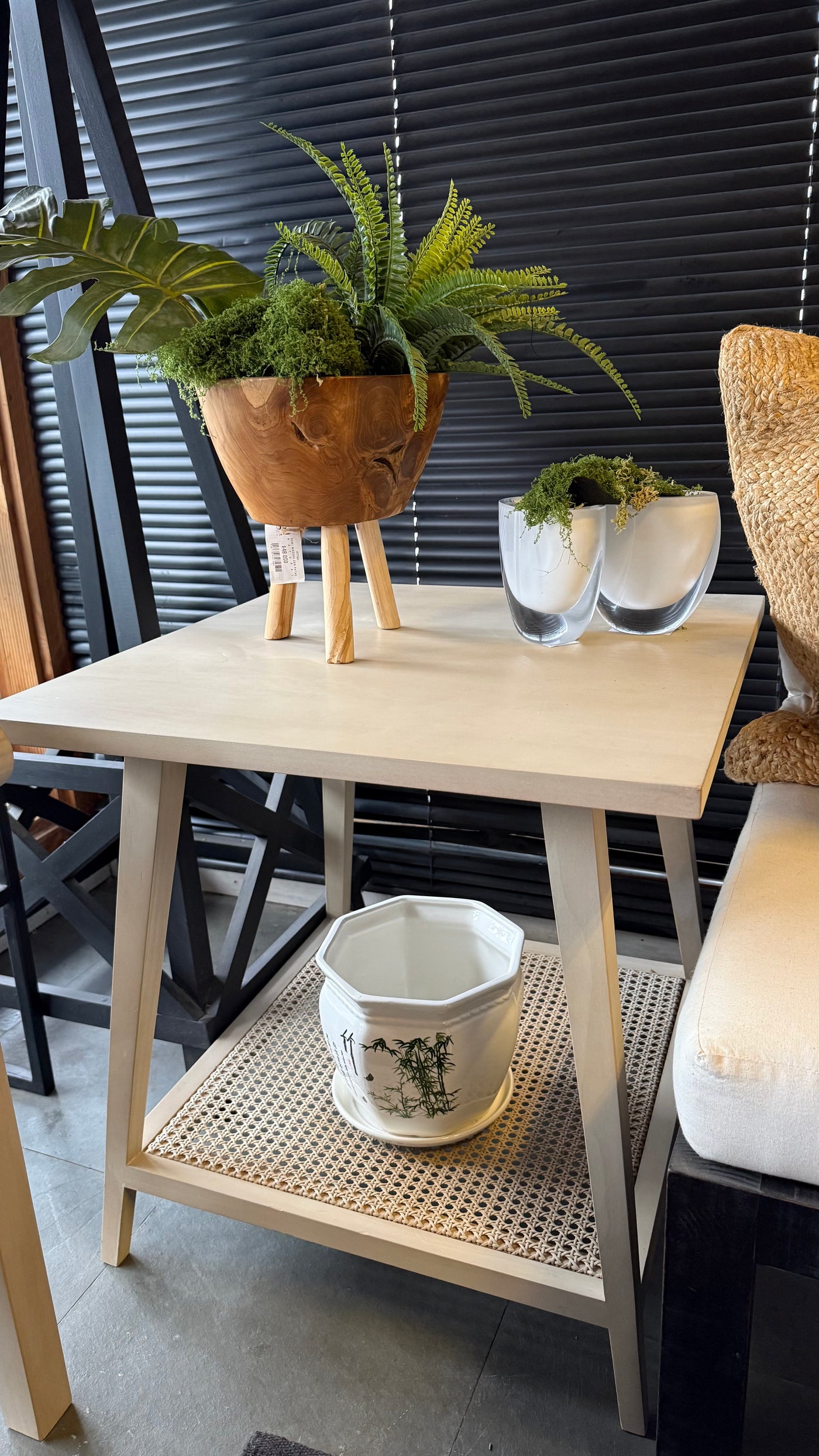 Mesa Lateral con Repisa de Junco — Teñido Rústico Claro 60x60x60