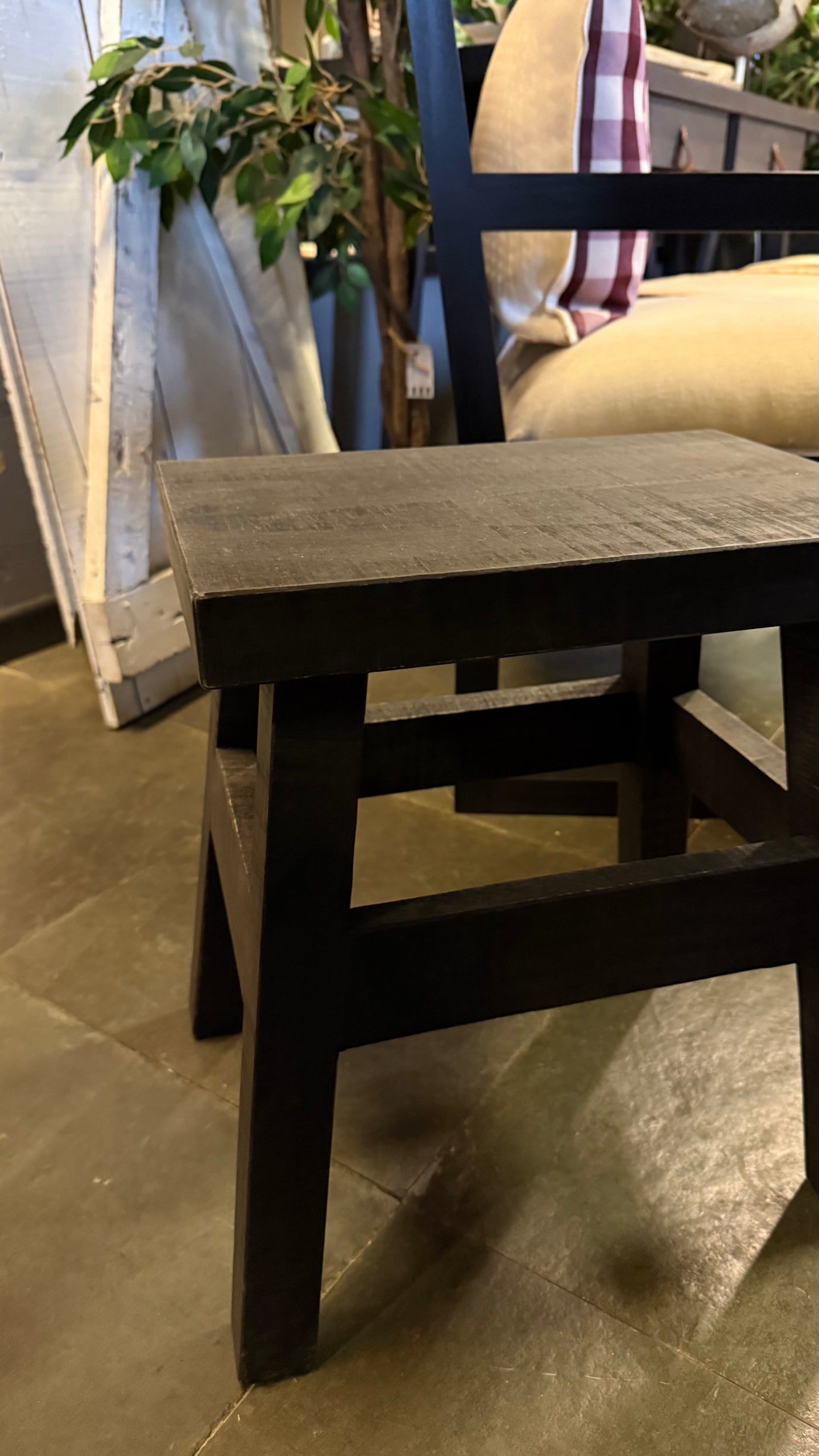 Piso Miguel — Pino Clear Aserrado Pátina Negra 35x25x40