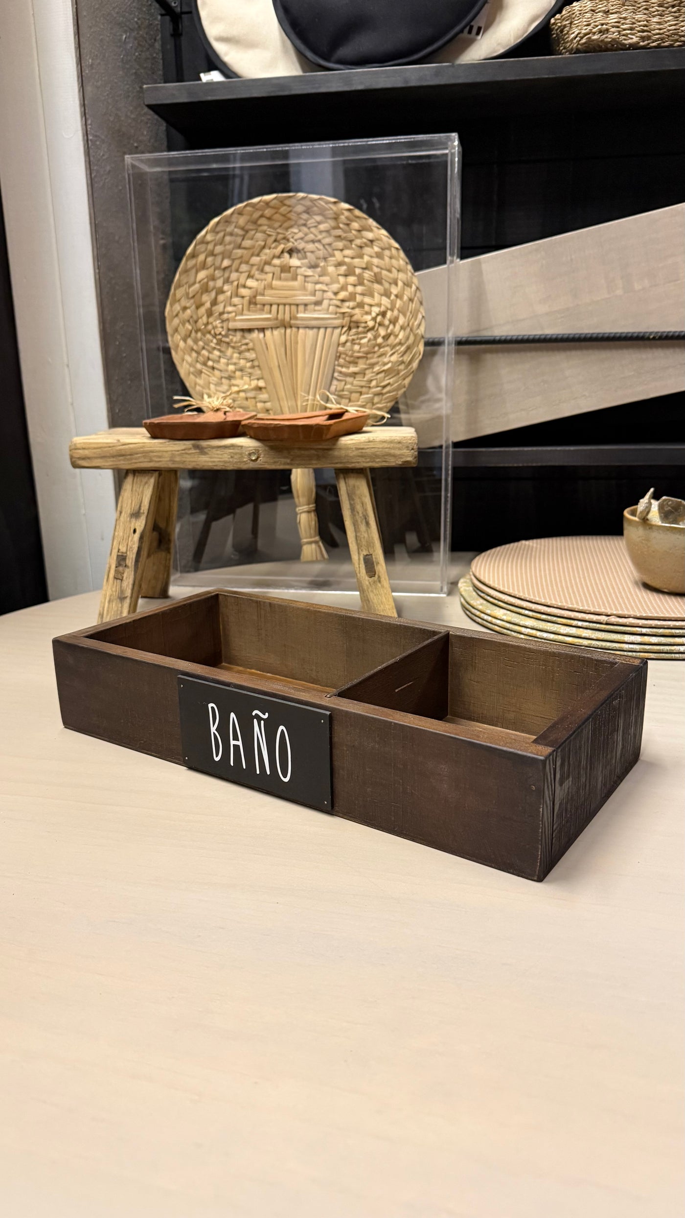 Caja de Baño con División — 38x7x18