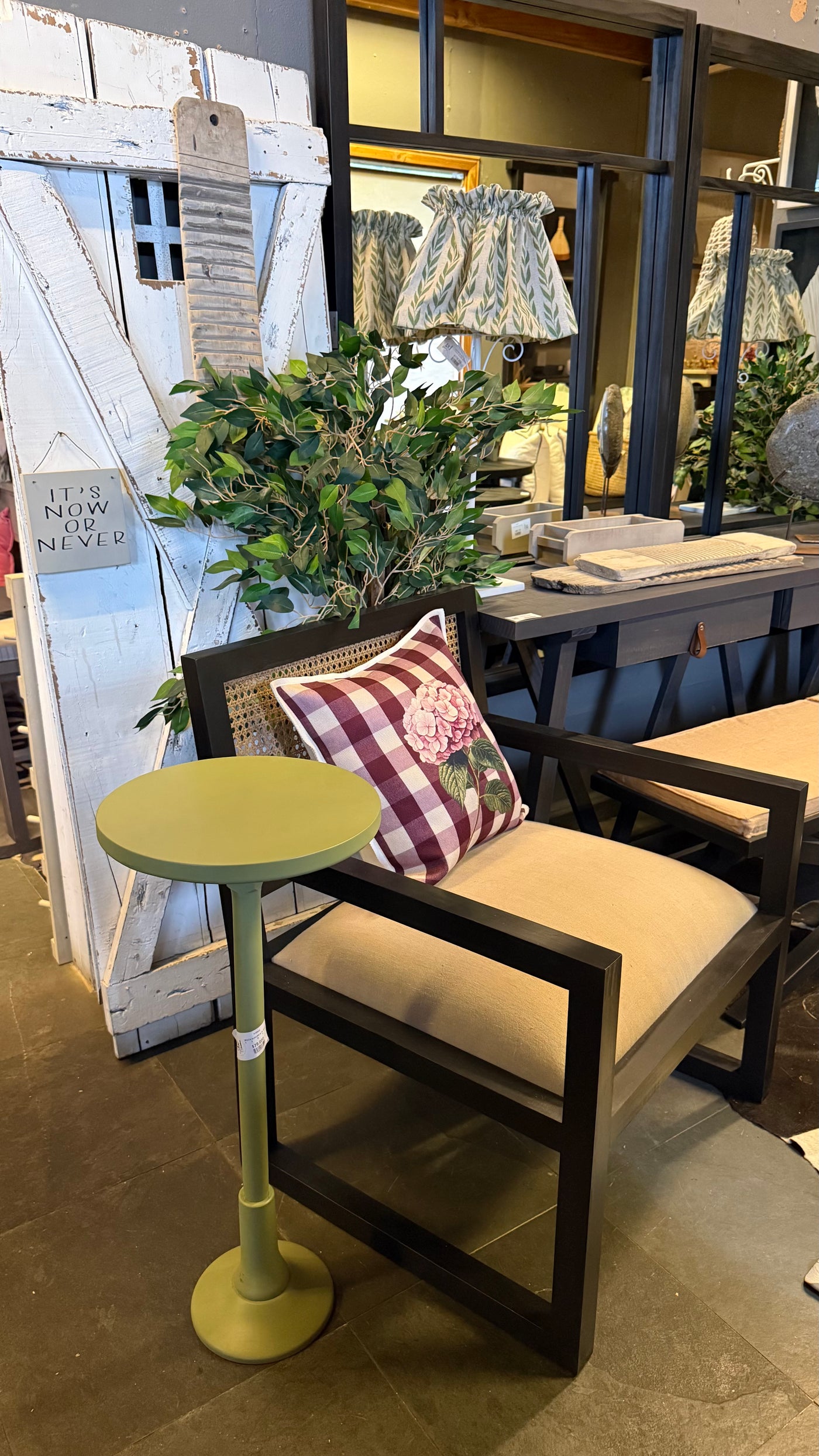 Mesita Auxiliar Alta — Pino Clear Pulido Verde 30x30x70