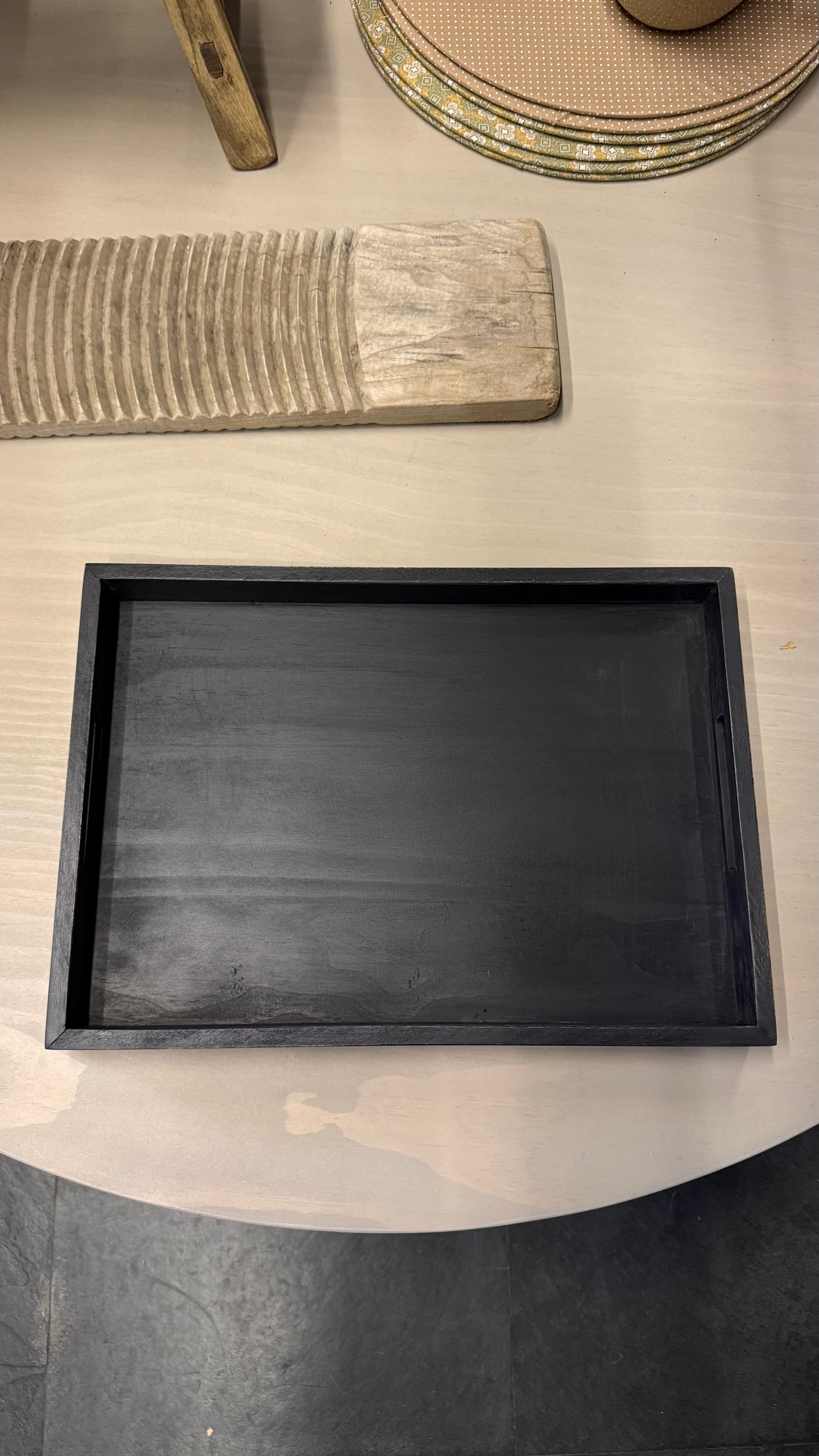 Bandeja Rectangular — Dora Pino Clear Pátina Negra 38x27x4