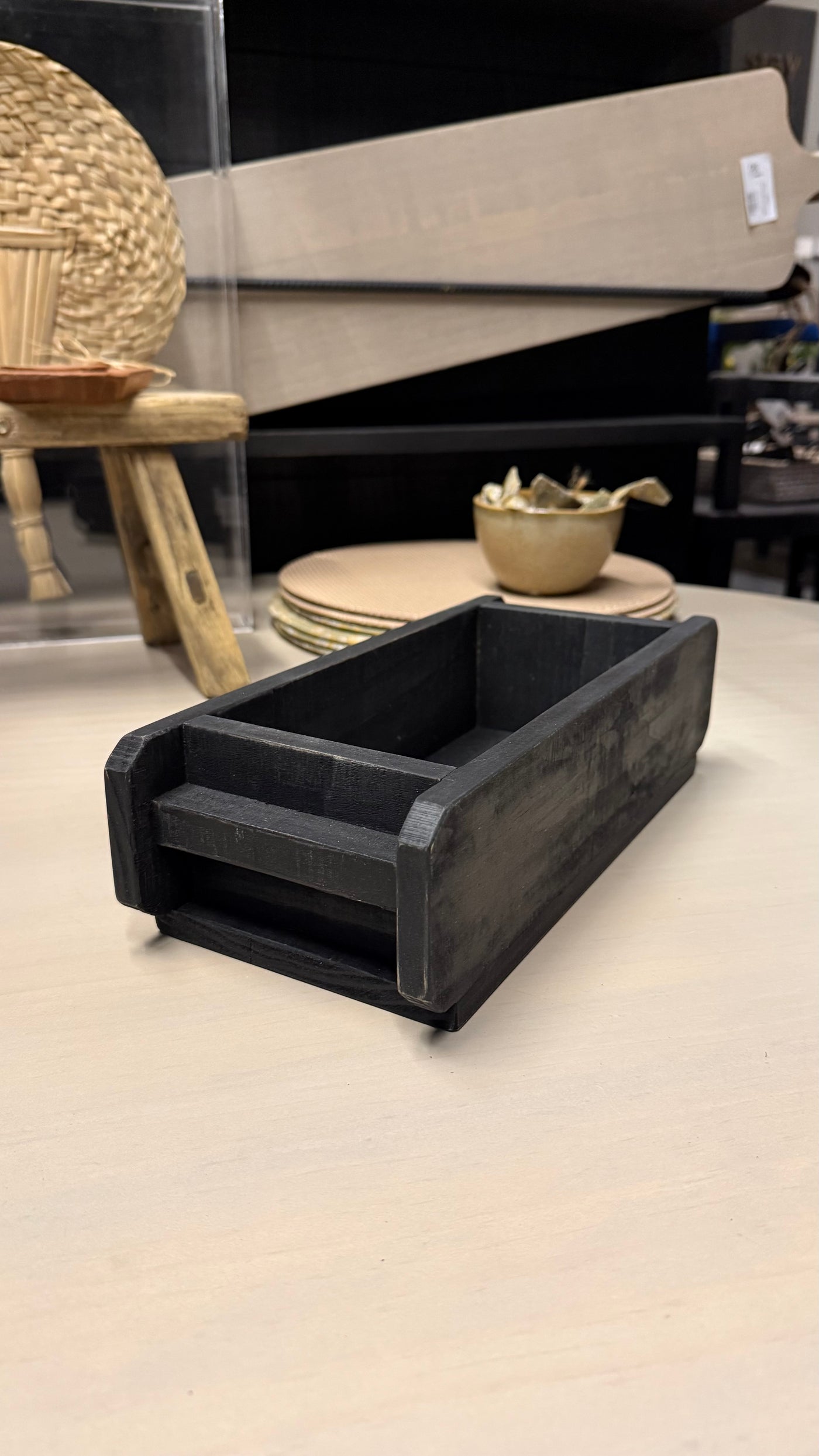 Caja Multiuso — Pino Clear Aserrada Pátina Negra 32x14x10