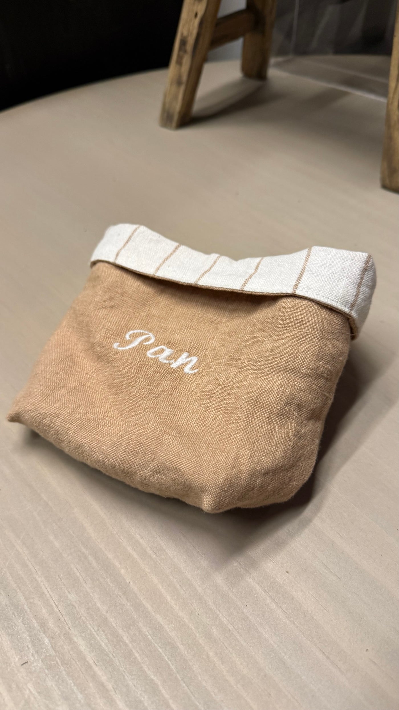 Panera de Lino — Bordado Pan Bordada Caramelo 13x13x15