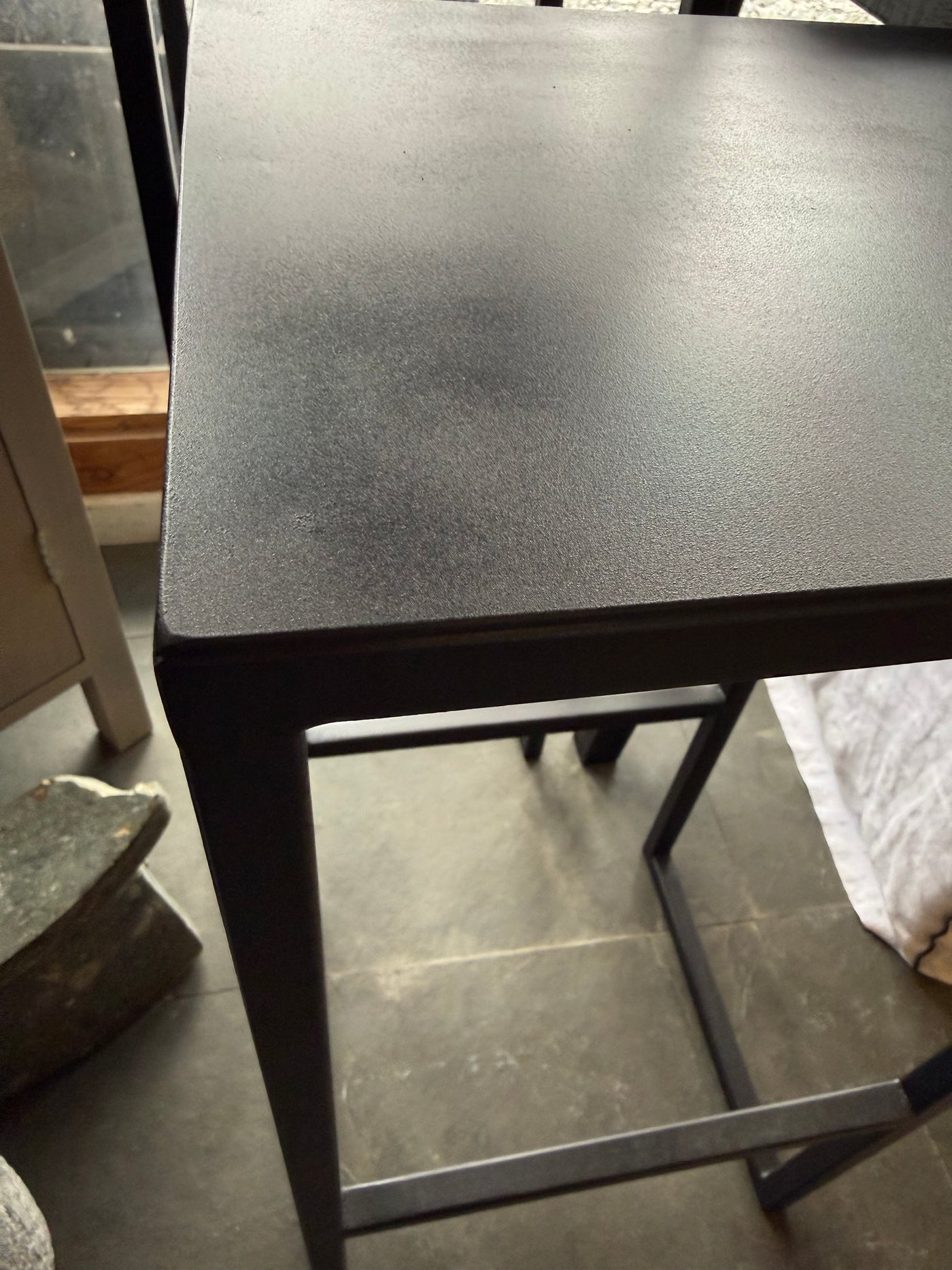 Plinto — Negro 30x30x90