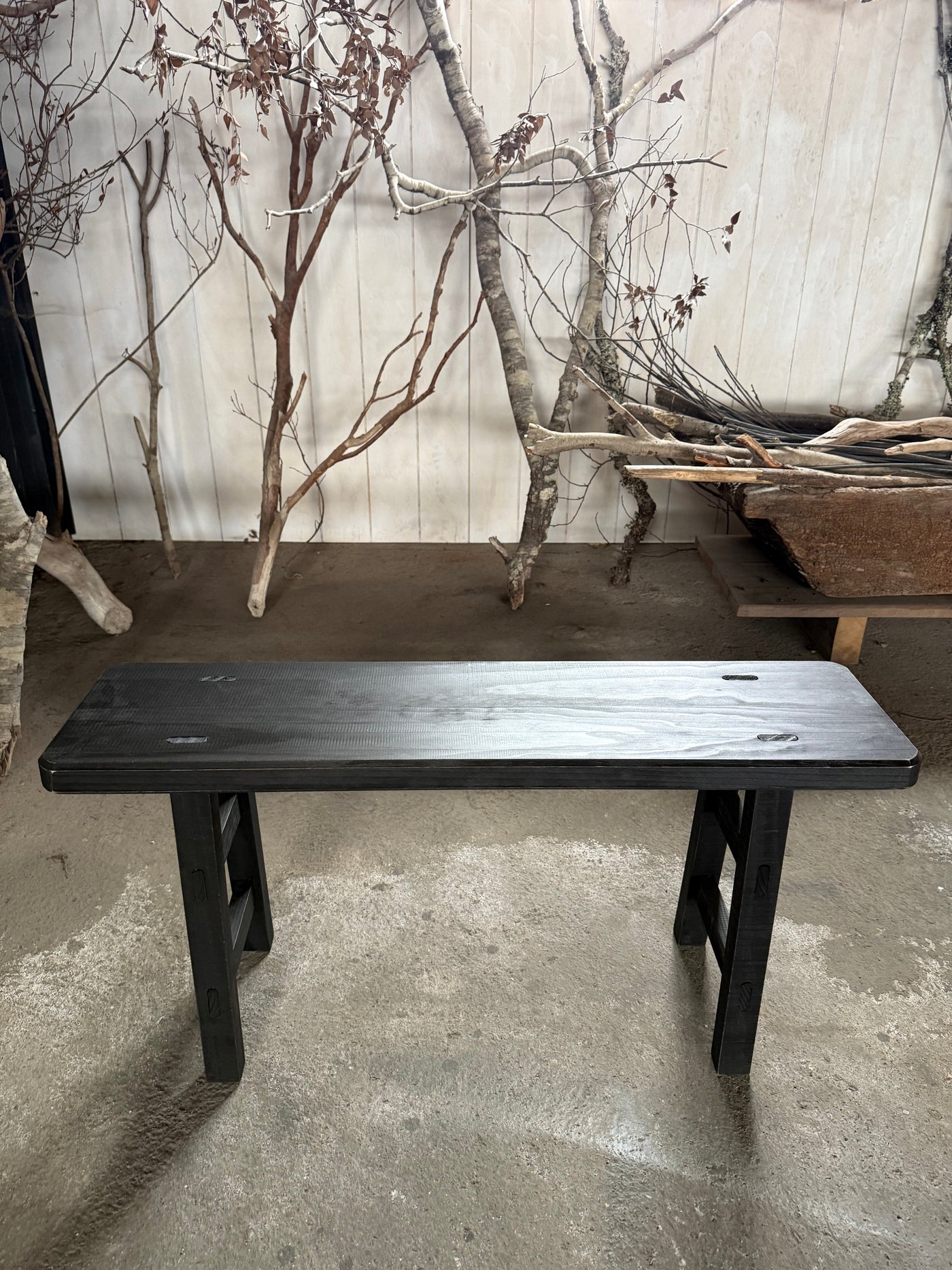 Banqueta Tere — Pátina Negra 90x23x45