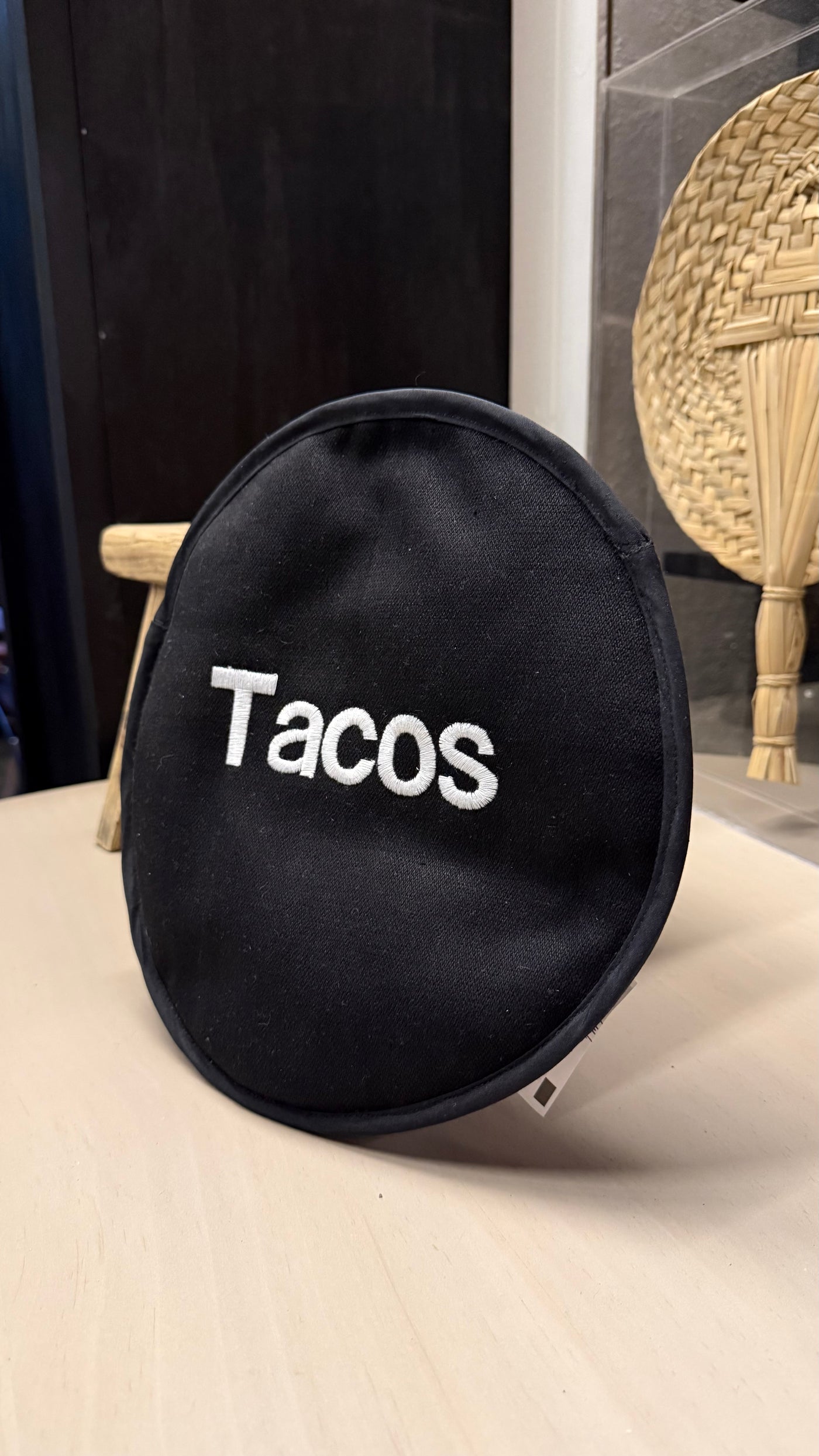 Funda de Taco Bordada — Bordado Negro 28x28