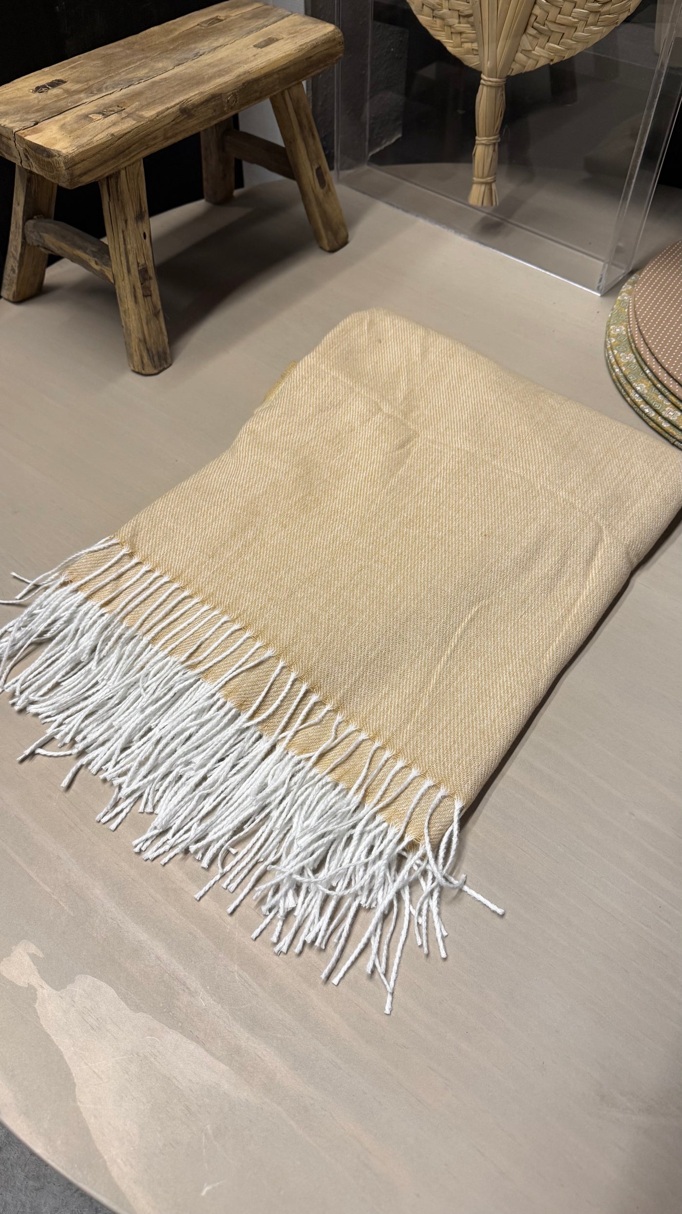 Chal — Con Flecos Beige 120x160