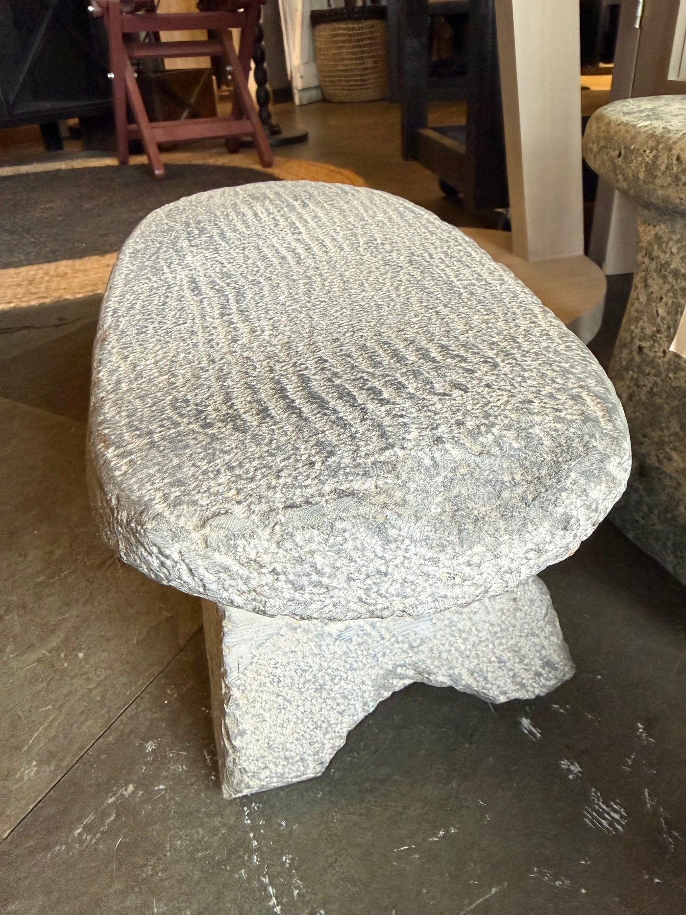 Escultura Pisito de Piedra Tallada — Diseño 1 Tallado Natural 36x19x18
