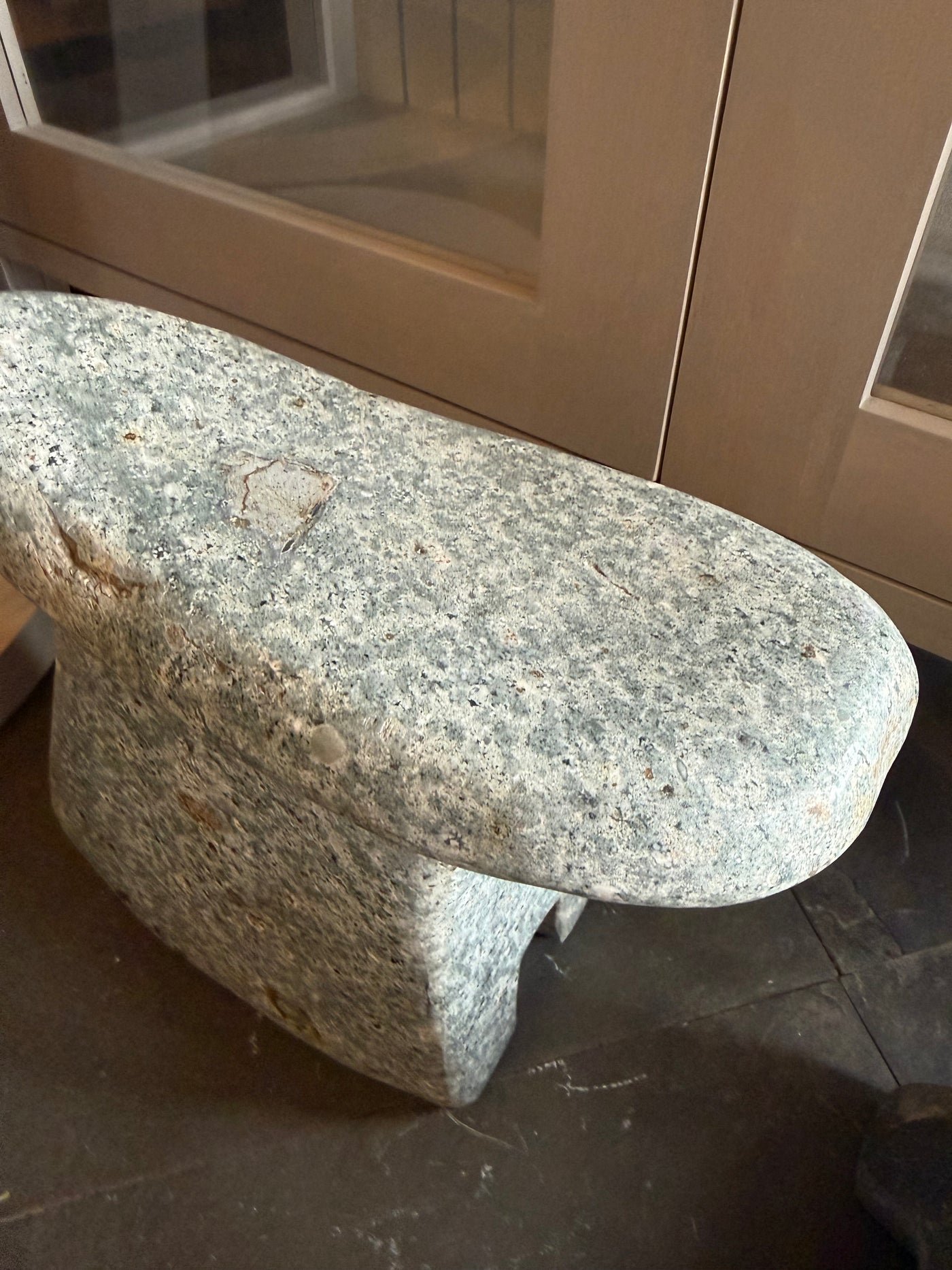 Escultura Pisito de Piedra Tallada — Diseño 2 Tallado Natural 28x13x24