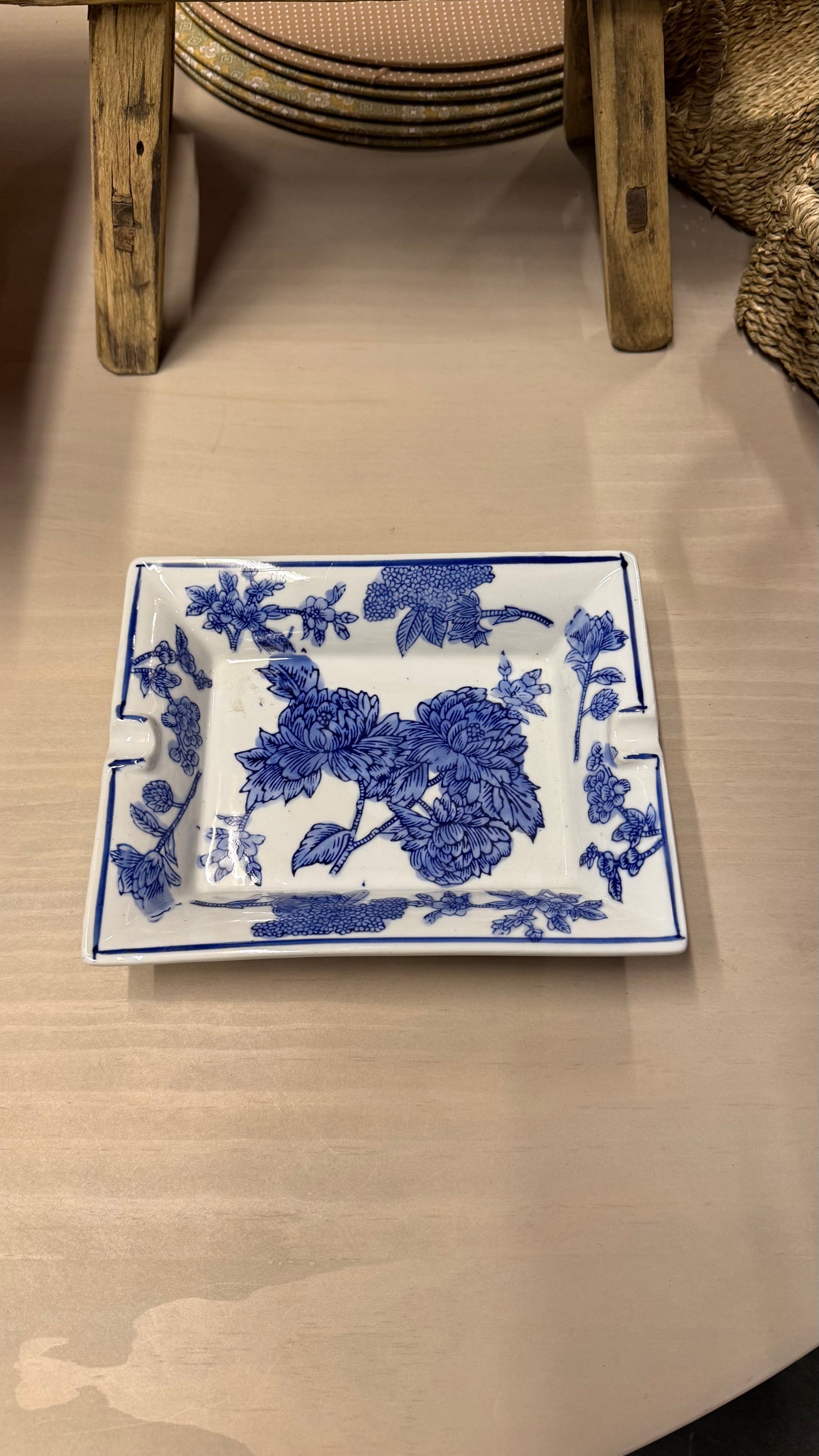 Cenicero cerámica — Blanco con Dieños Azules 22x18x4
