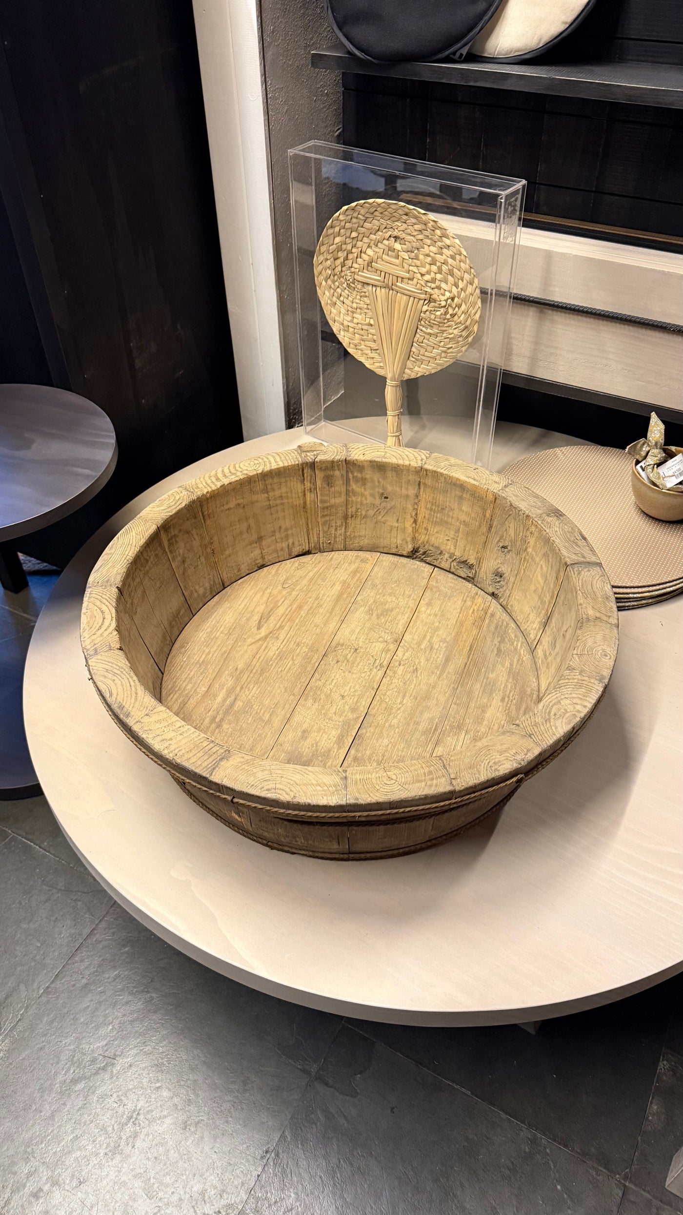 Batea de Madera Antigua — 63x63x19