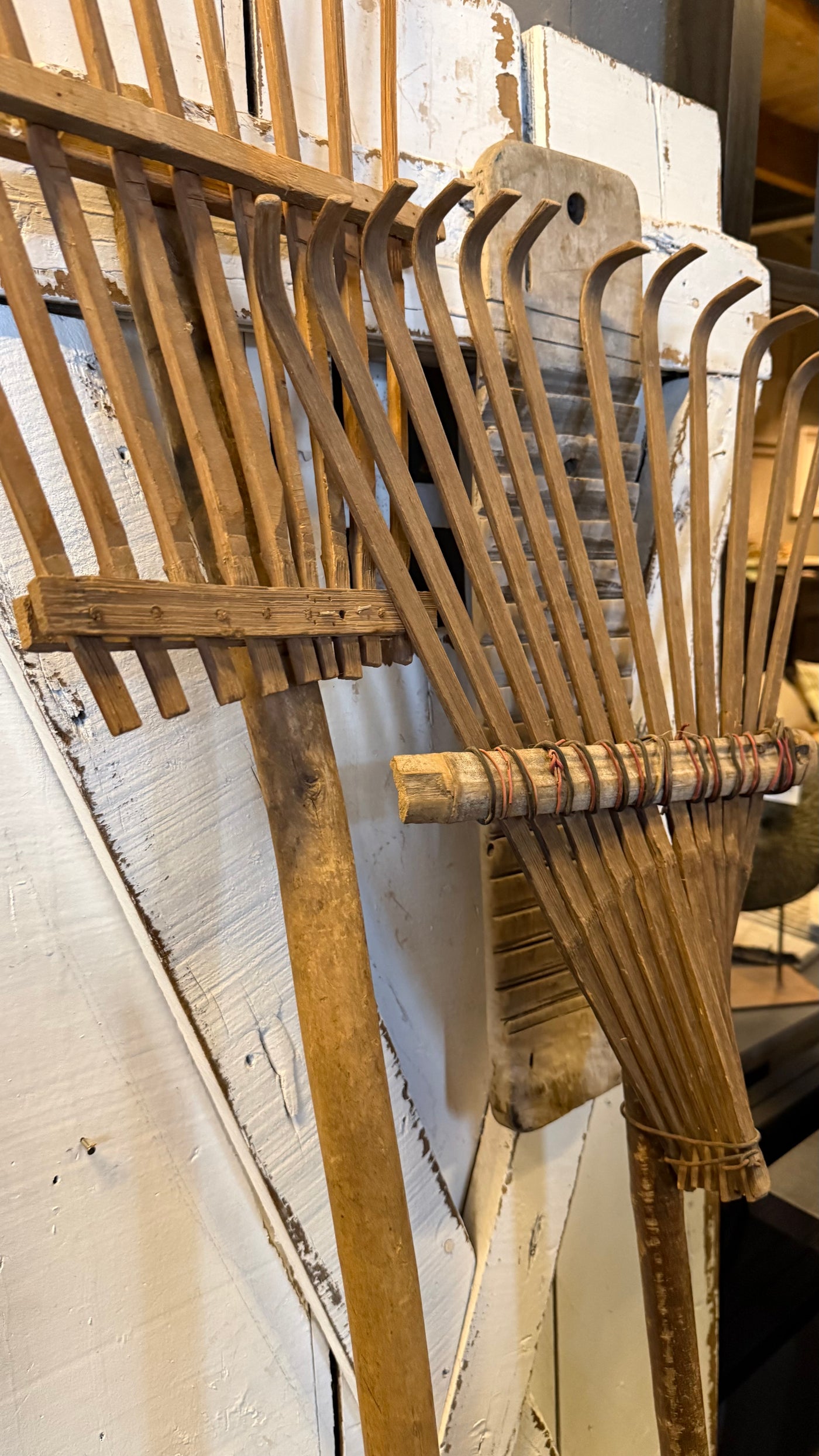 Rastrillo de Madera Antigua — Tamaño Extra Grande 41x7x186