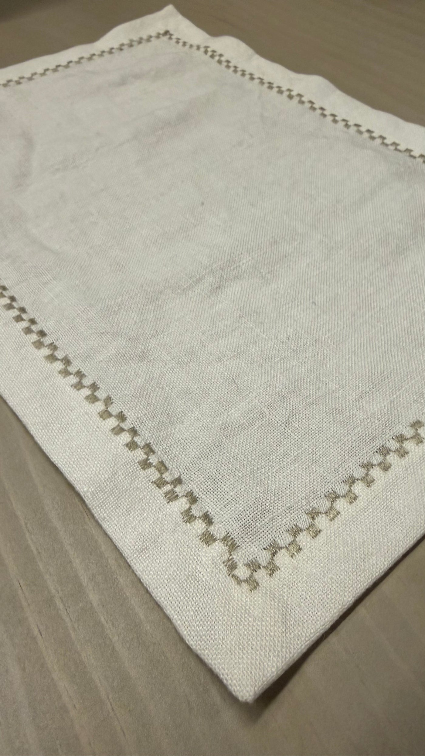 Carpetita para bandejas — Lino Blanco Bordado Beige 25x36