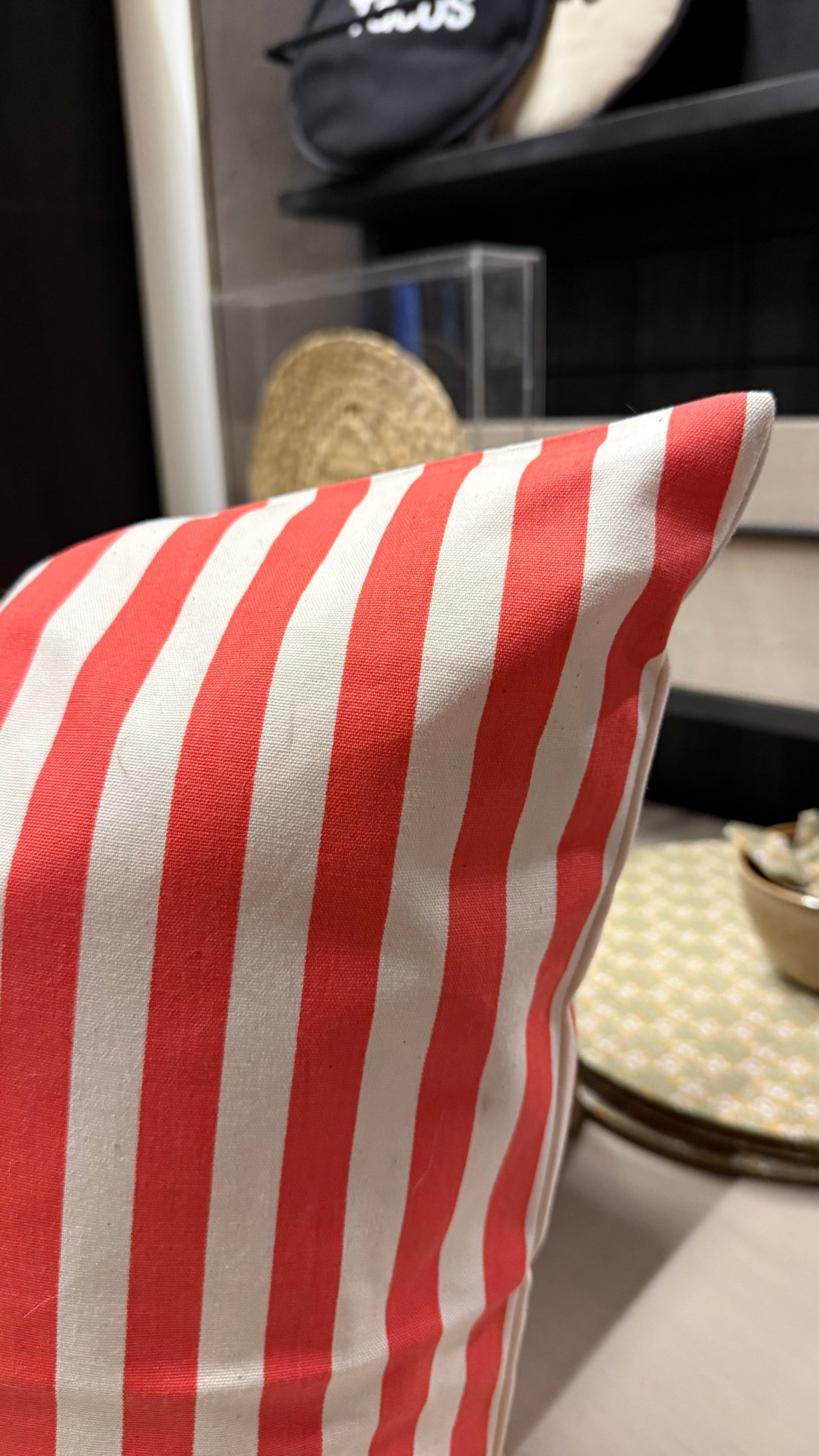 Cojín Funda con Líneas Blancas — Estilo 1 Borde Simple Rojo 50x50