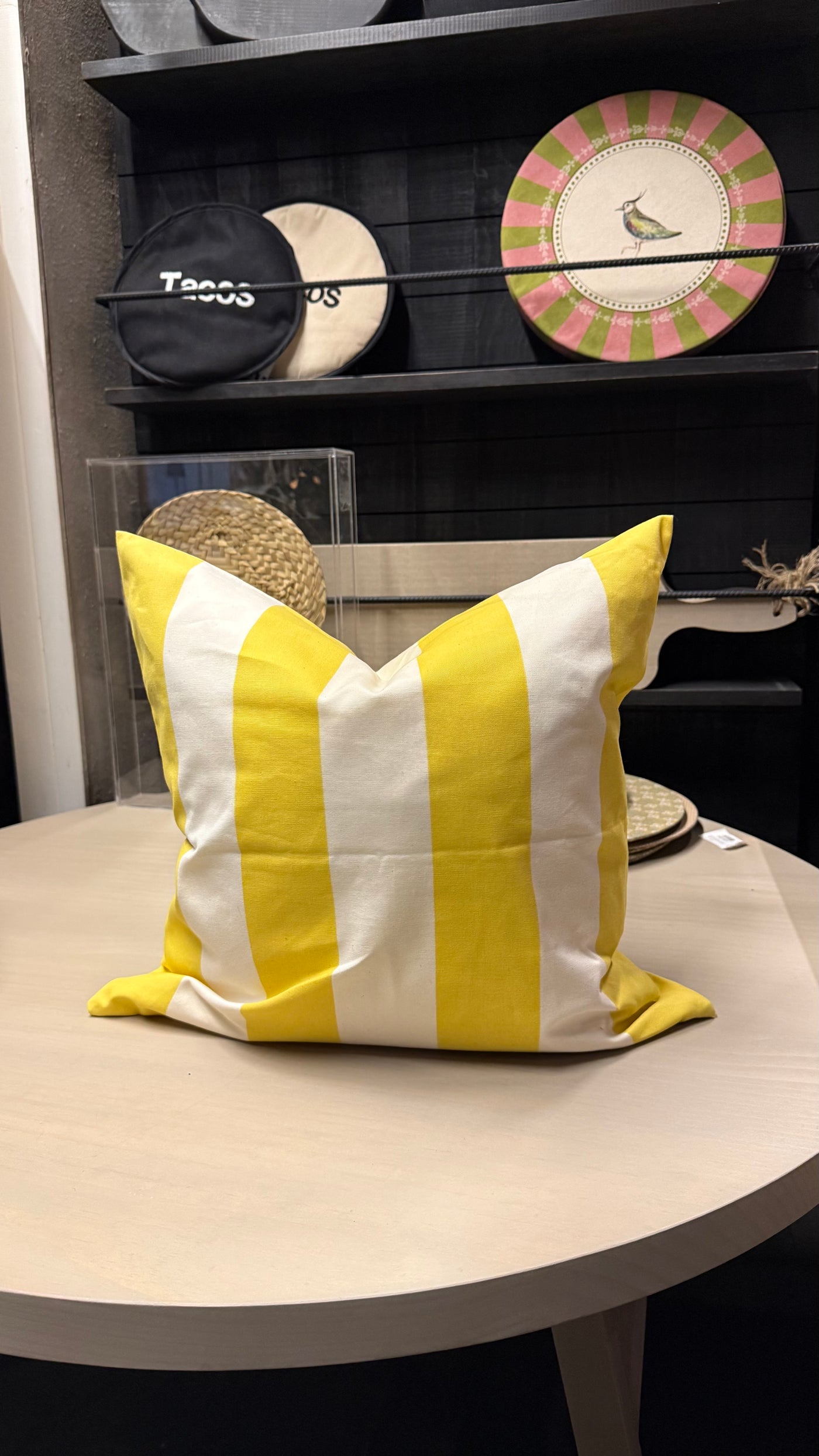 Cojín Funda con Líneas Blancas — Borde Simple Amarillo 50x50