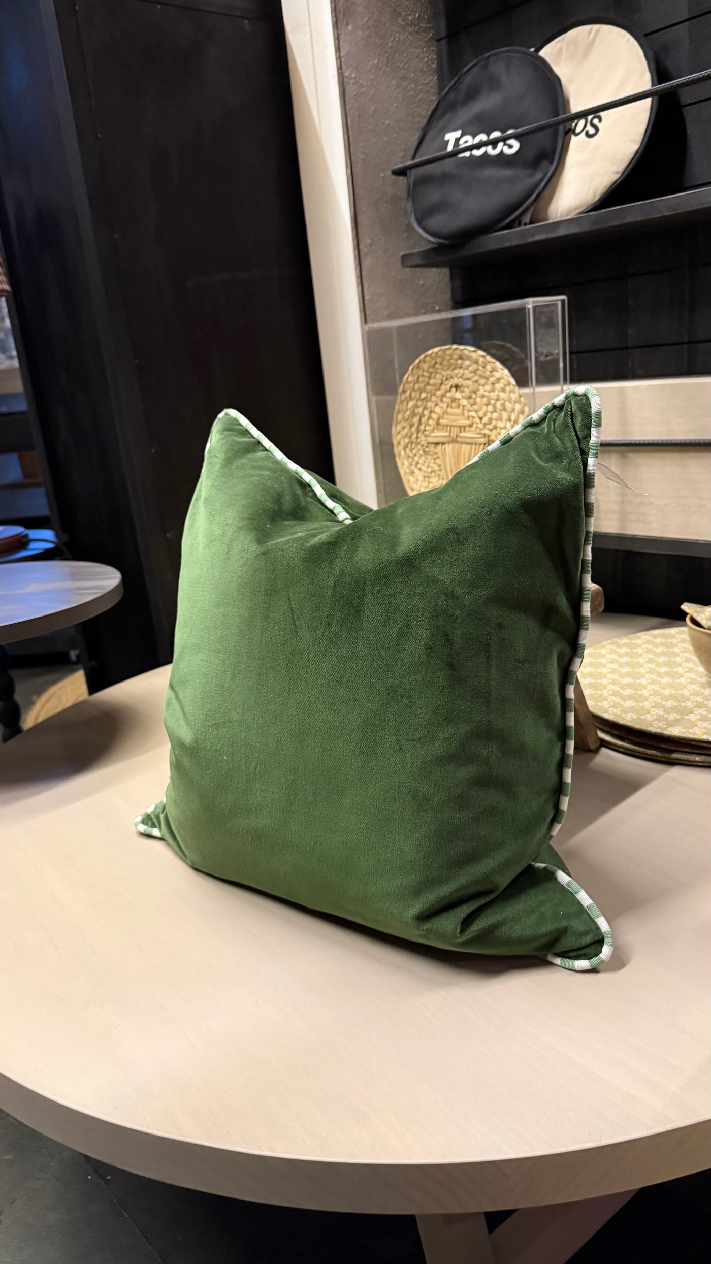 Cojín de Terciopelo — Diseño 50 Borde con Diseno Verde 50x50