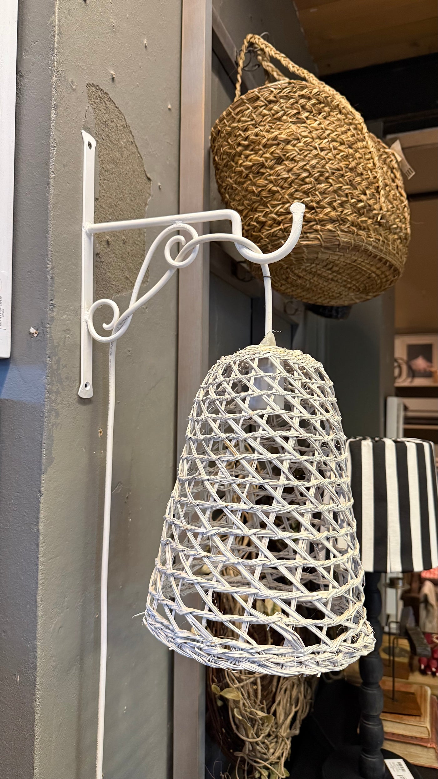 Aplique con Escuadra de Fierro — Blanco 24x50