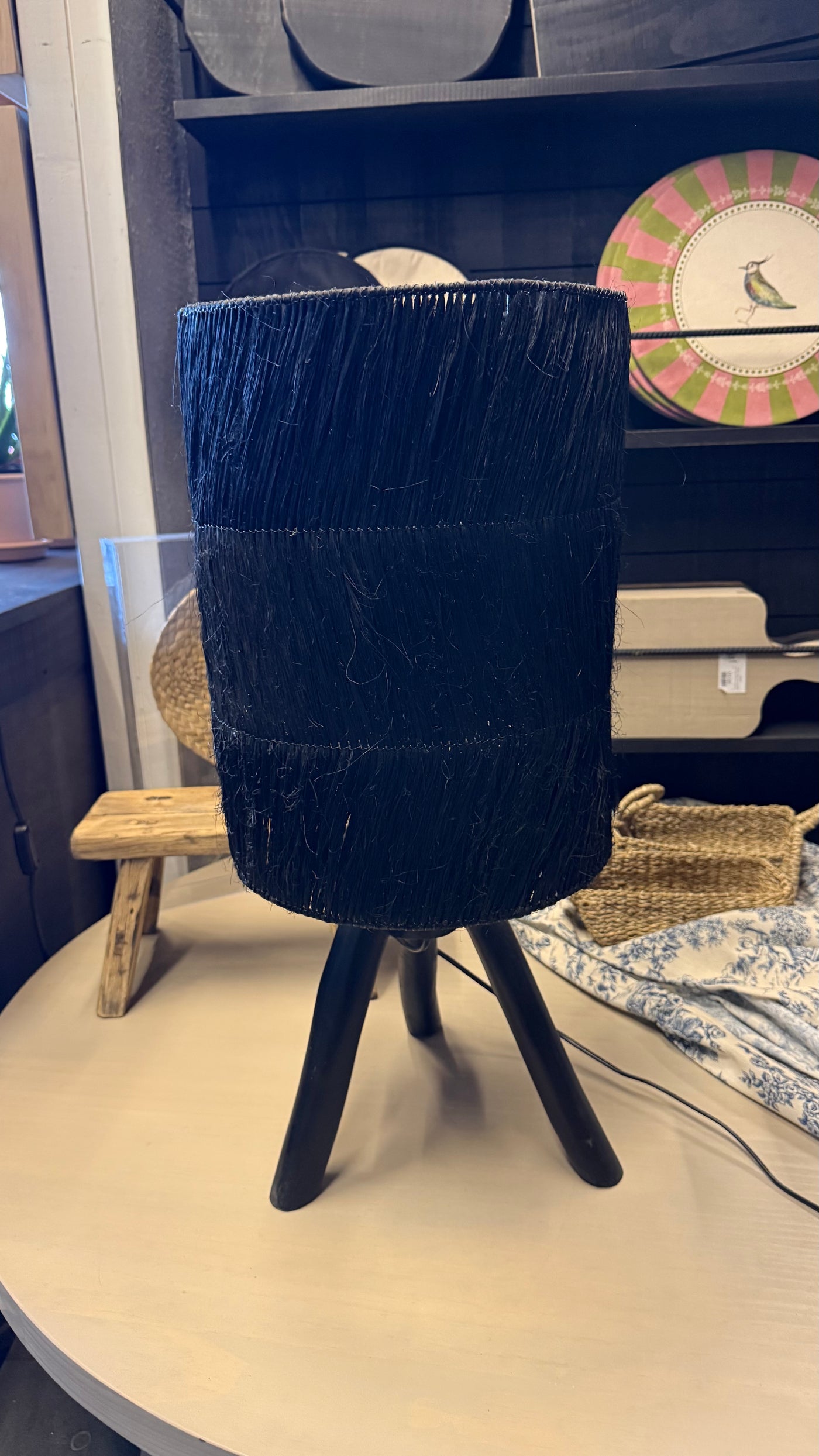 Lámpara de Mesa de Fibra — Negro 30x65