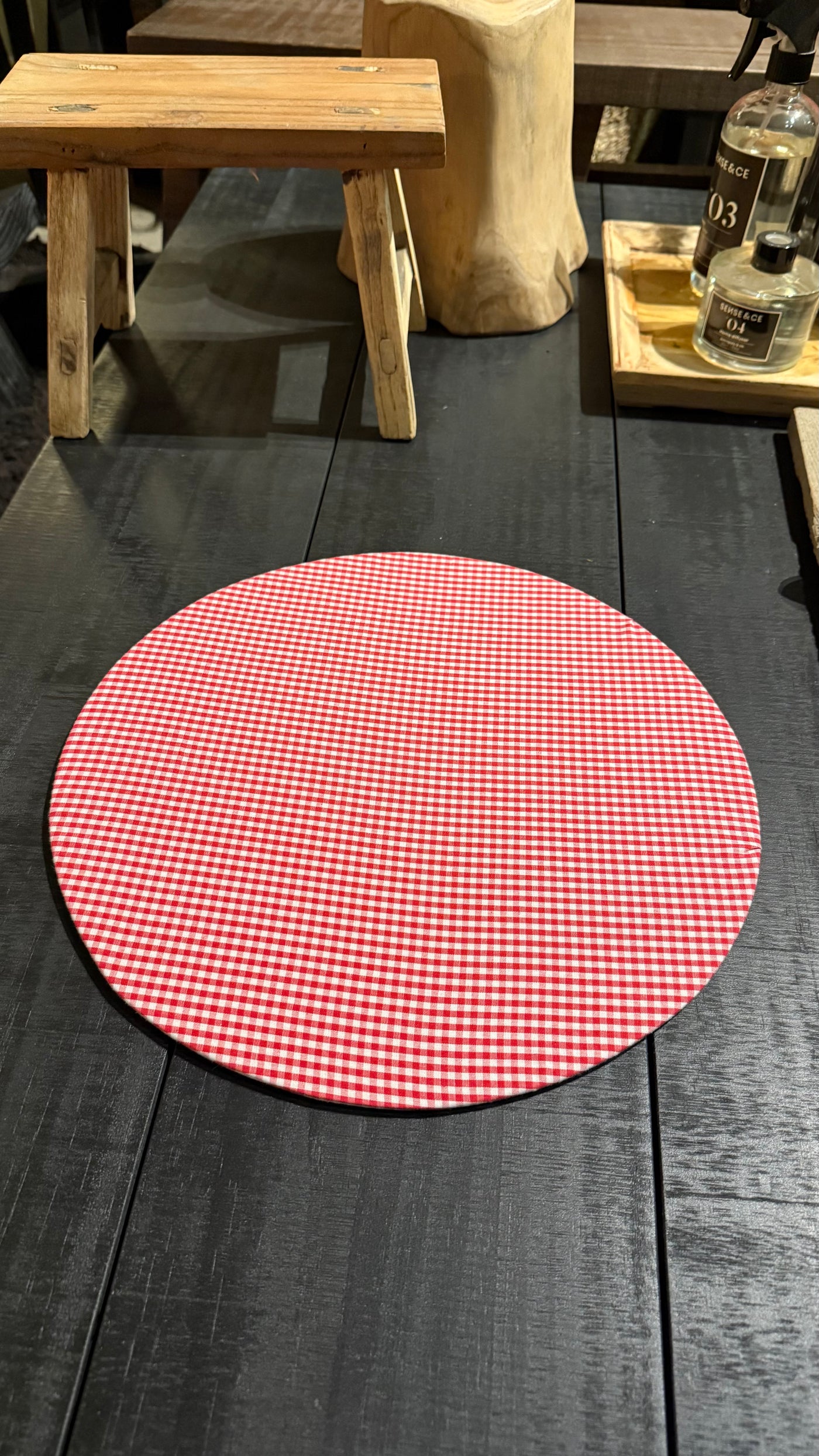 Bajo Plato — Funda Rojo y Blanco 35x35