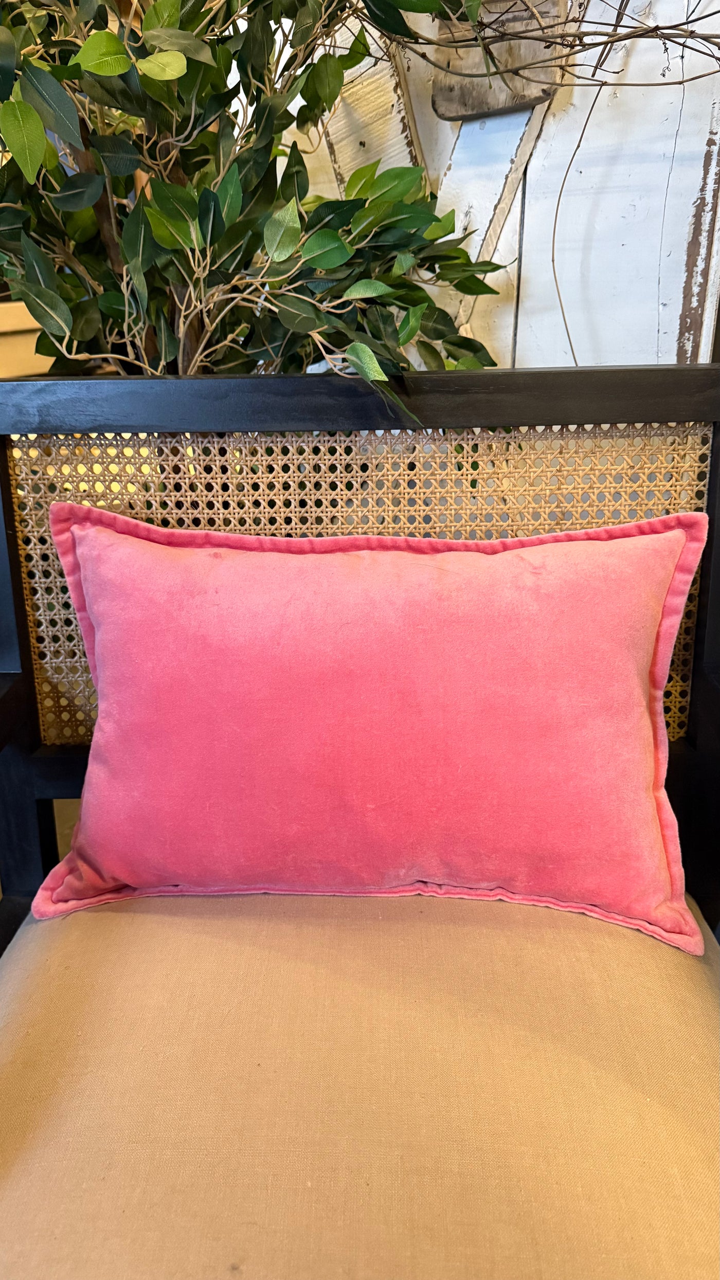 Cojín de Algodón — Con Pestaña Fucsia 50x30