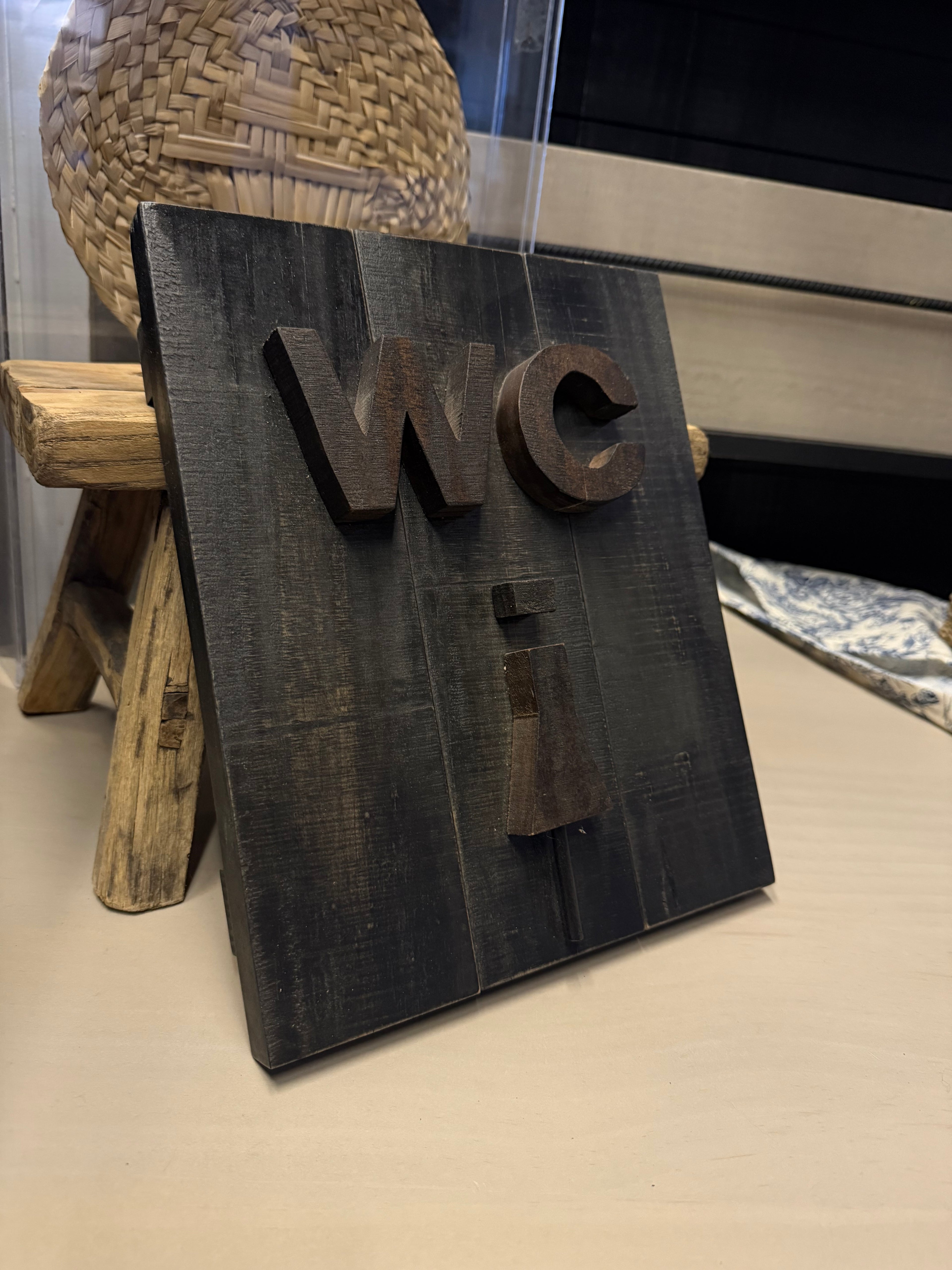 Letrero WC de Pino - Mujeres Aserrado Negro Envejecido 25x30