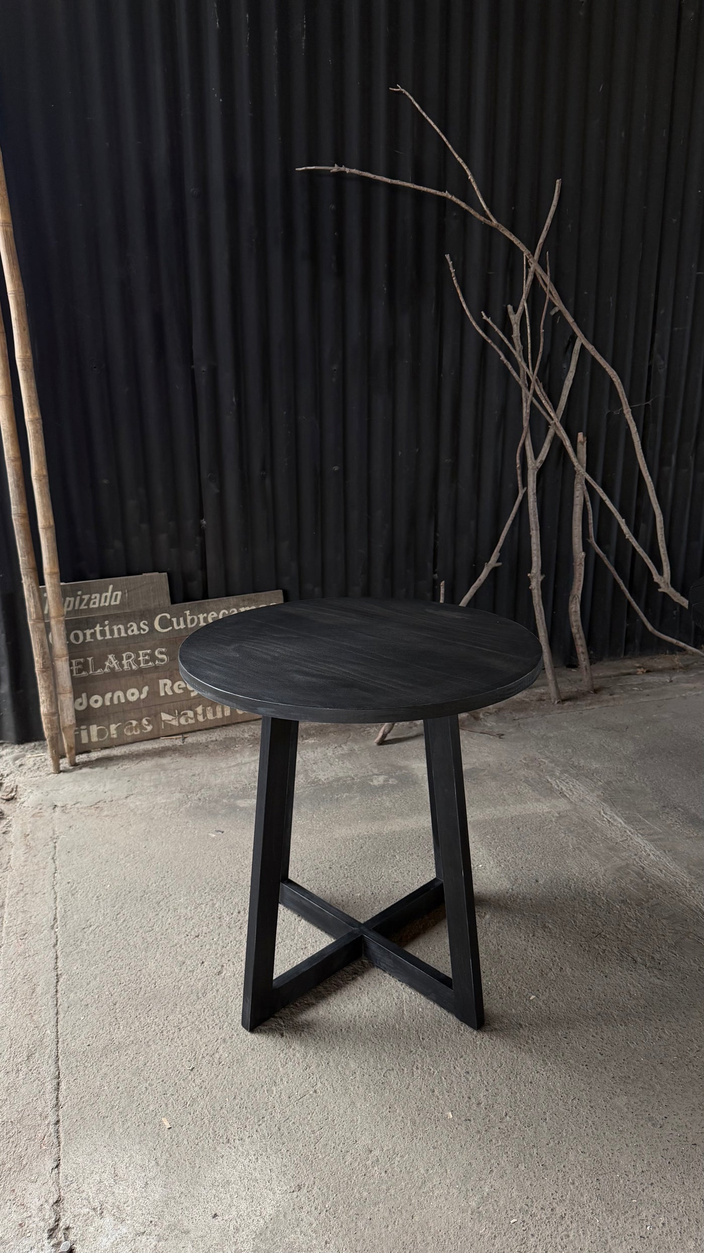 Mesa Lateral Ana — Pino Clear Pulido Pátina Negra 50x50x50