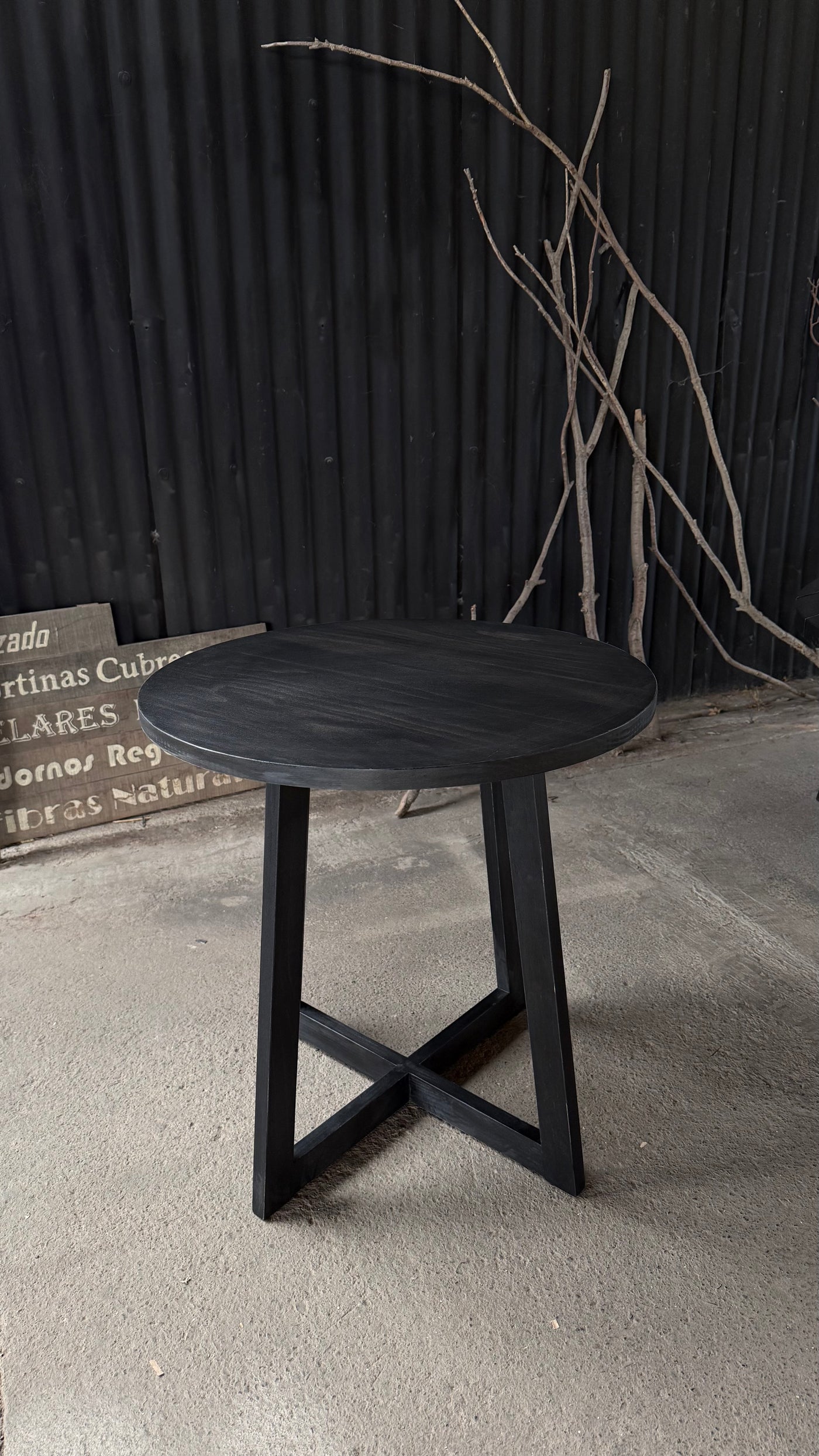 Mesa Lateral Ana — Pino Clear Pulido Pátina Negra 50x50x50