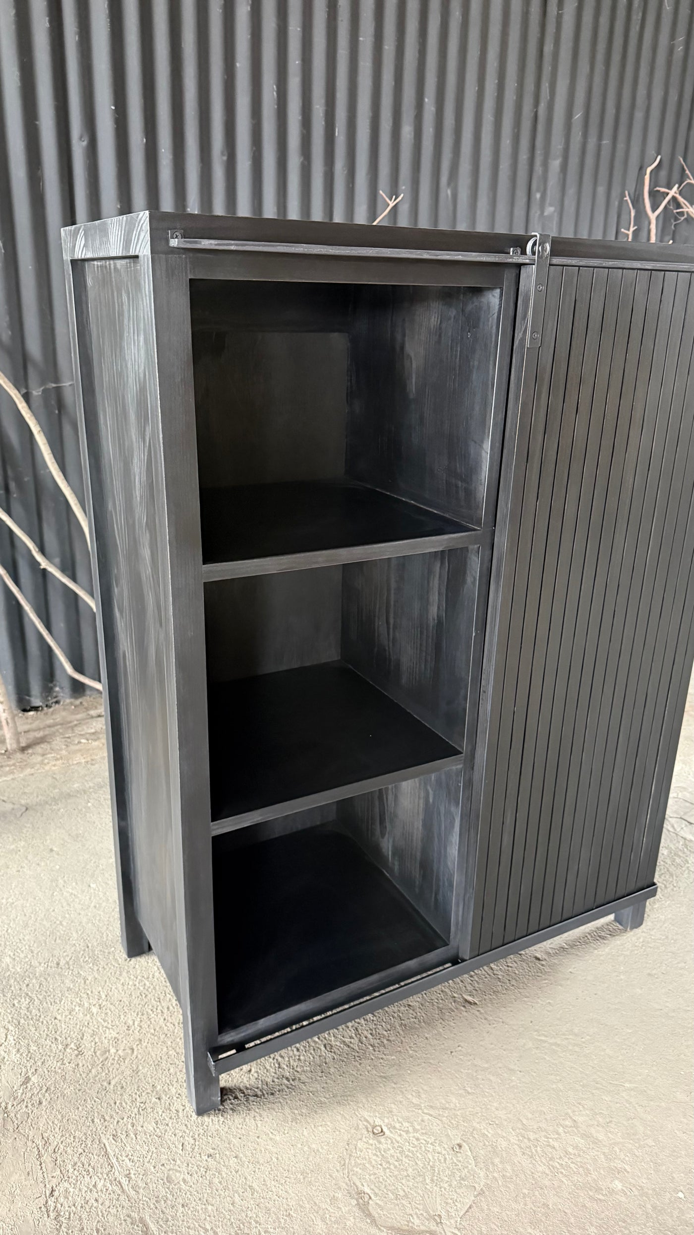 Mueble Bar Puerta Corredera — Pino Clear Pulido Negro 90x40x120