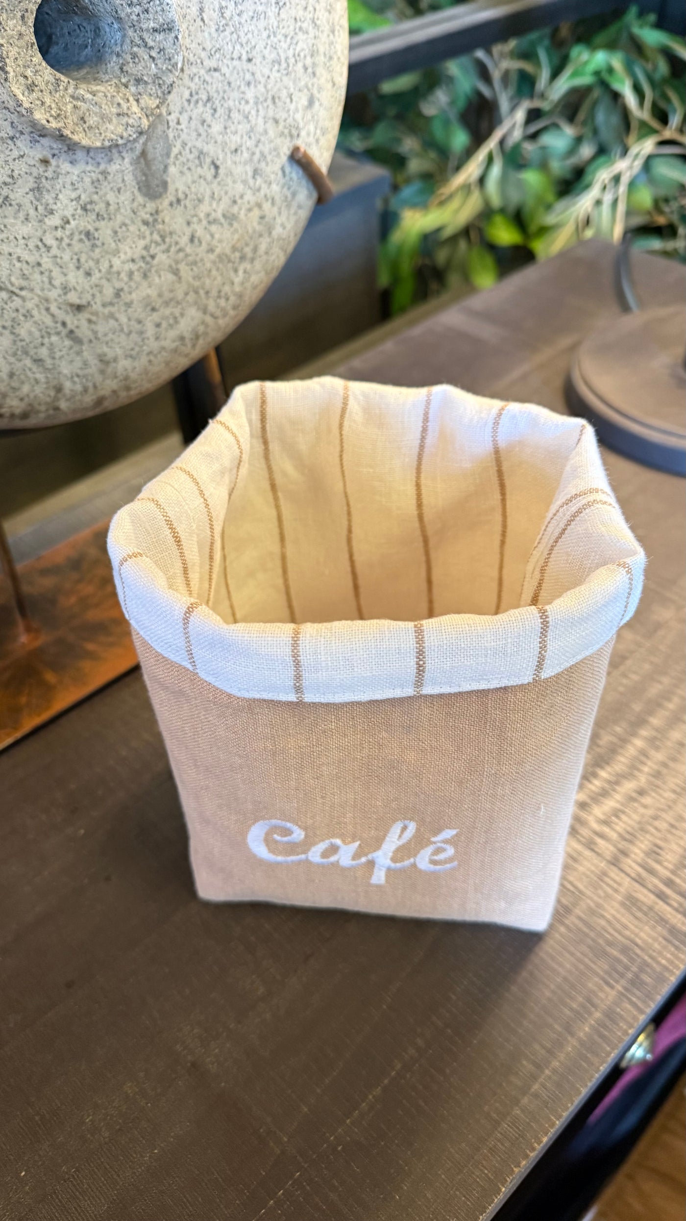 Bolsita bordada — Lino Caramelo Para Café 14x12x17