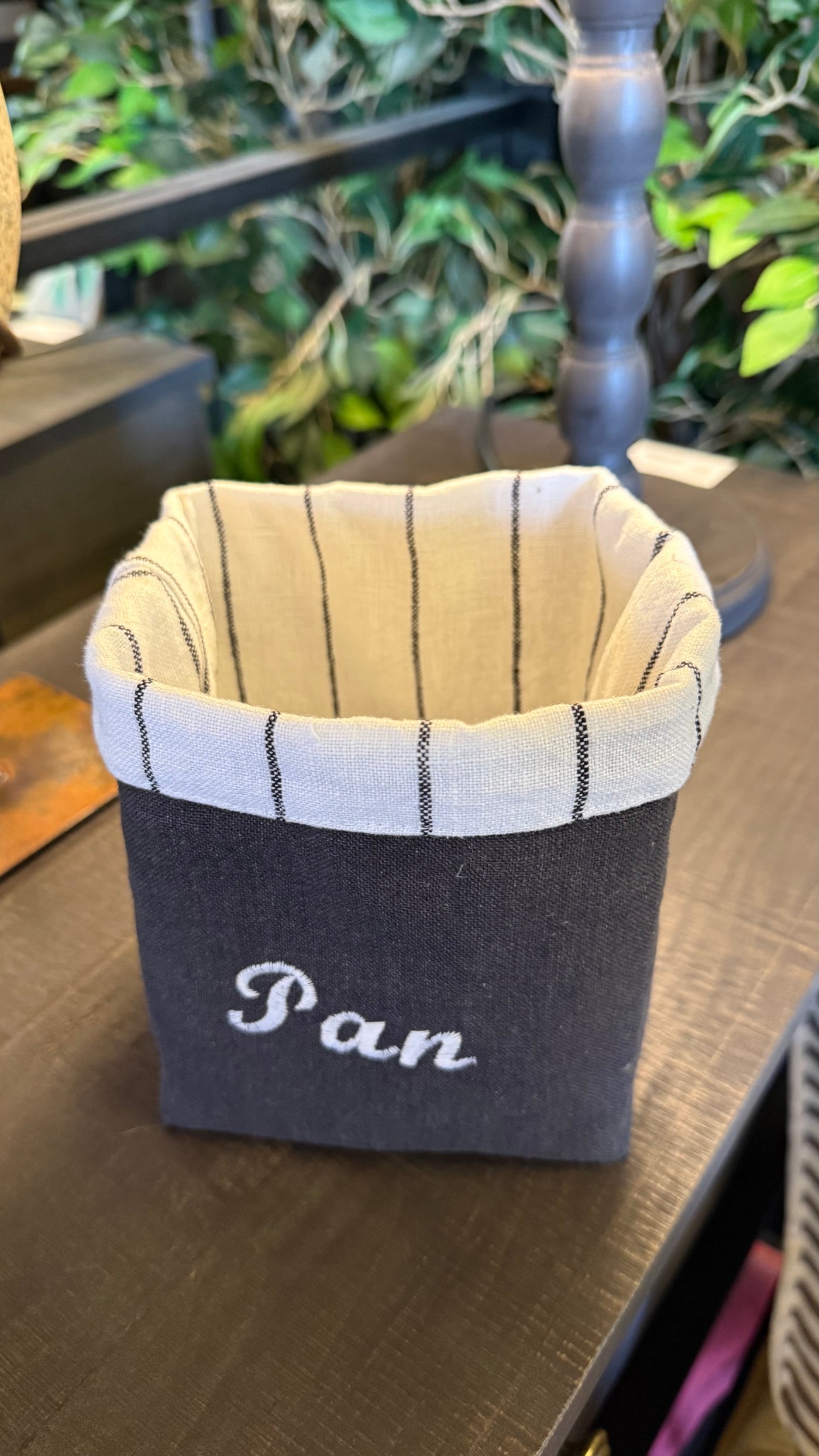 Bolsita bordada — Lino Marengo Para Pan 14x12x17