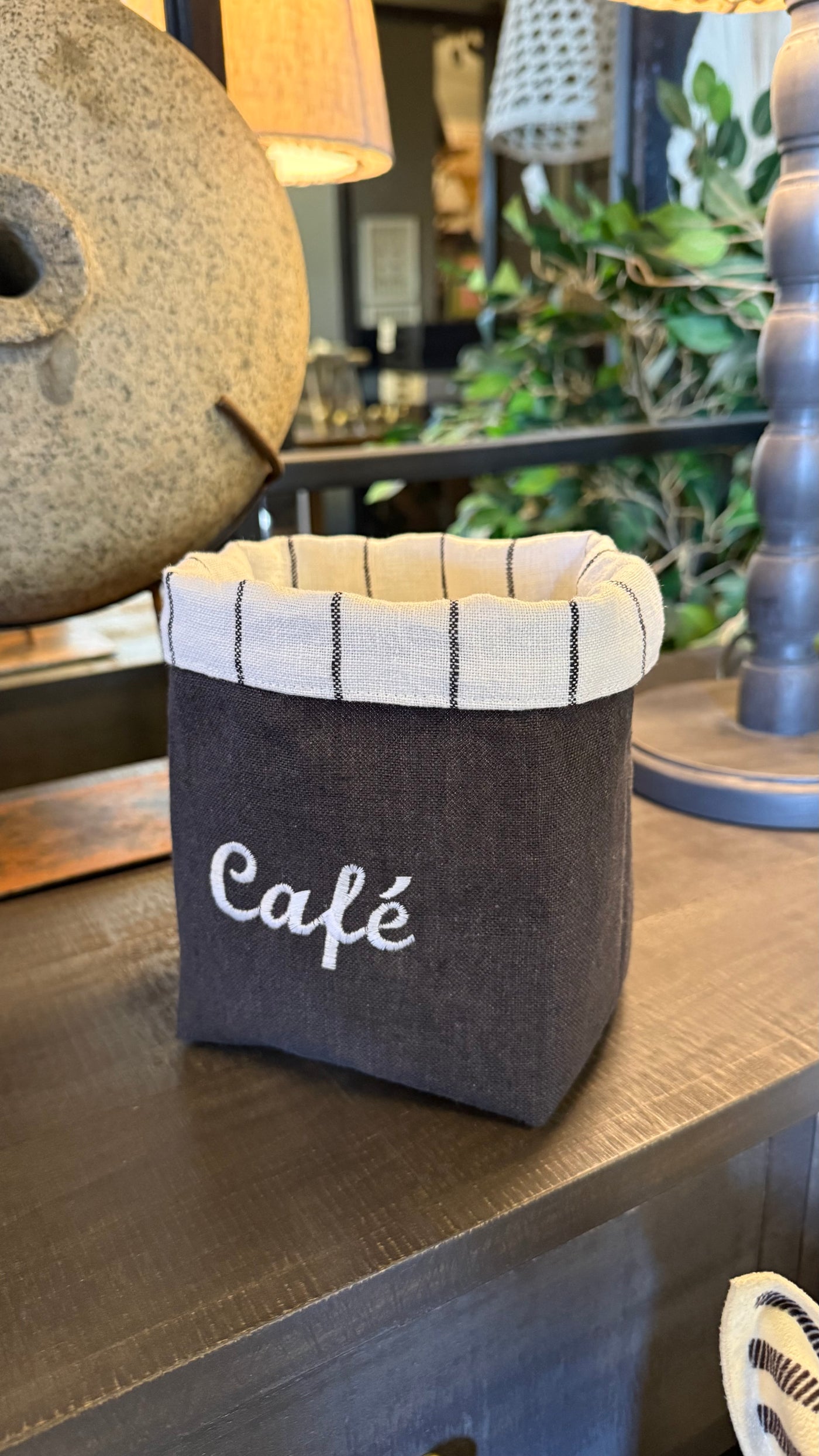Bolsita bordada — Lino Marengo Para Café 14x12x17
