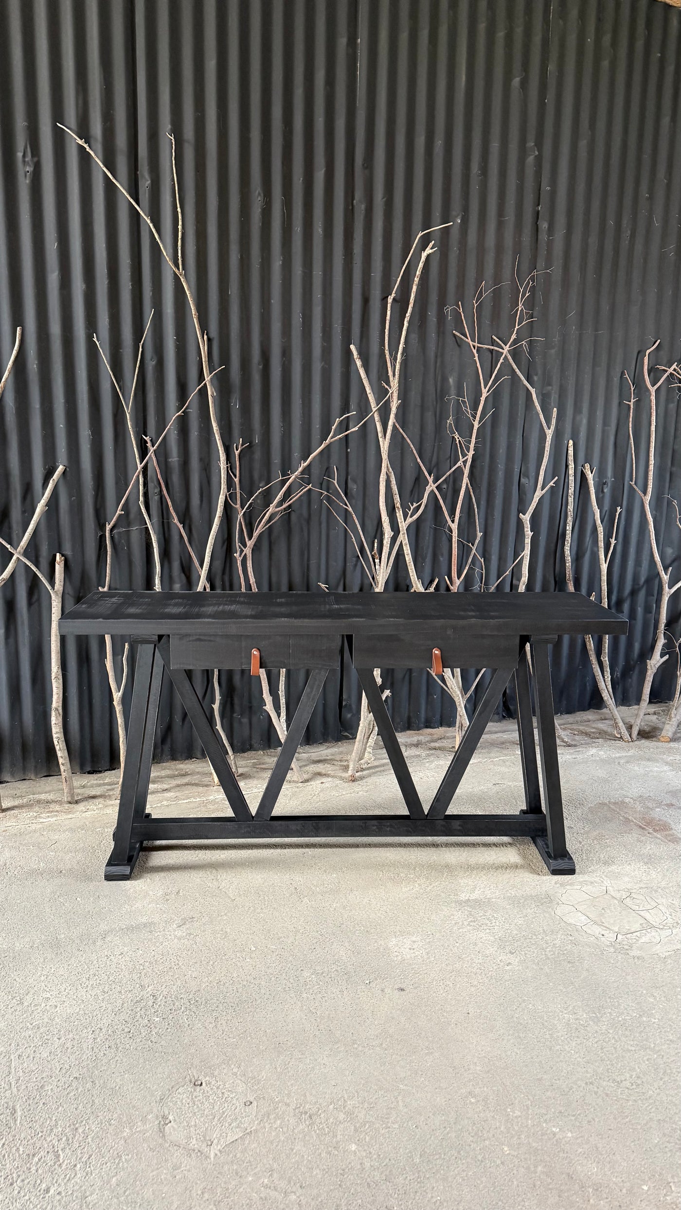 Arrimo Dos Cajones — Pino Clear Aserreado Pátina Negra 150x40x75