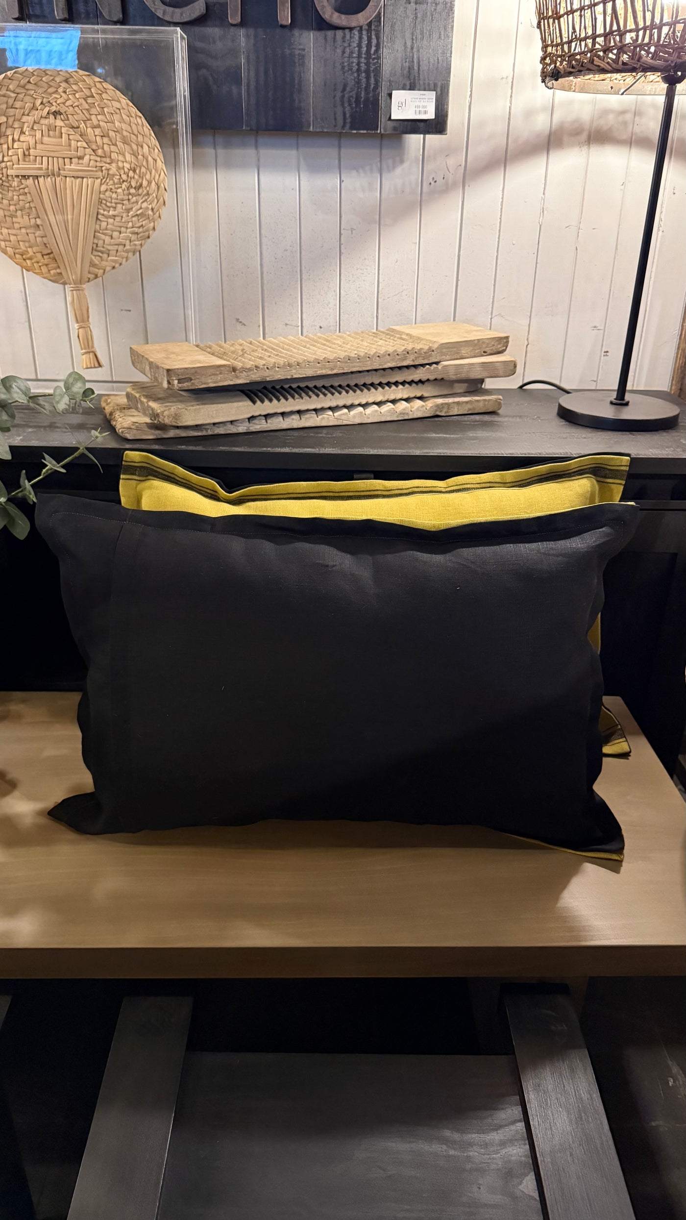 Cojín doble pestaña — Lino Verde y Franja Negro 60x40
