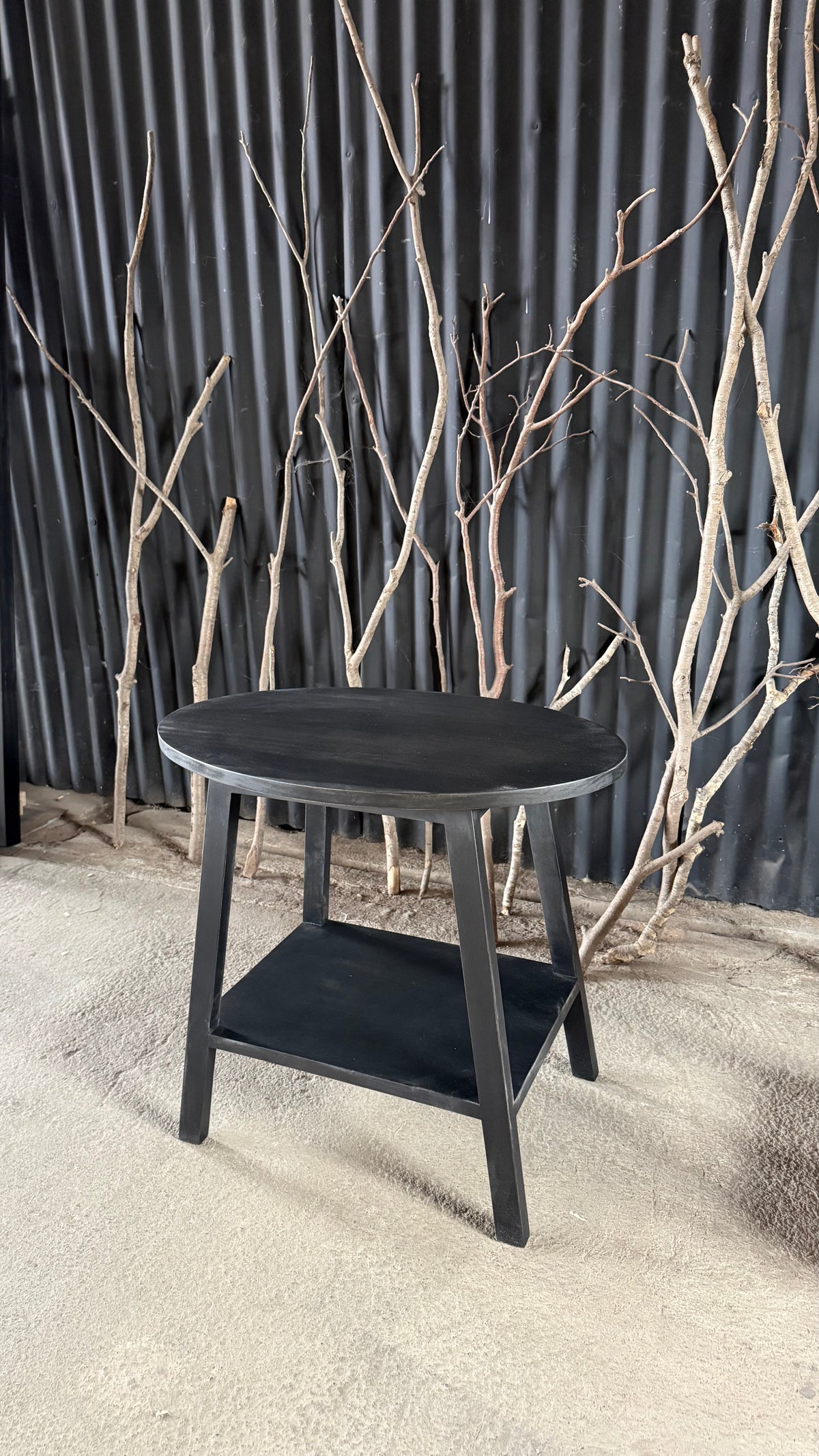 Mesa lateral cubierta ovalada — Pino Clear Pulido Pátina Negra 66x42x60