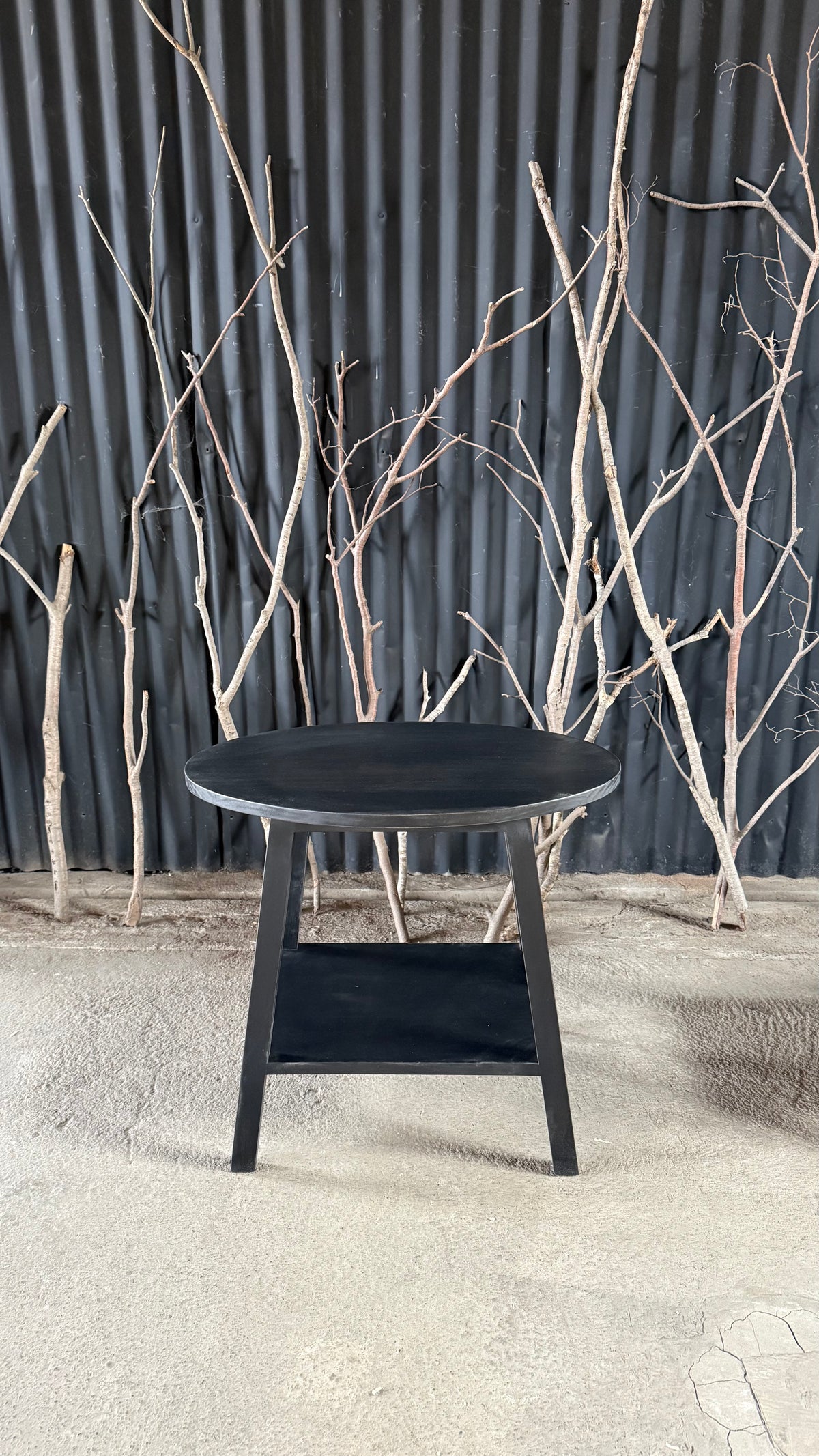 Mesa lateral cubierta ovalada — Pino Clear Pulido Pátina Negra 66x42x60