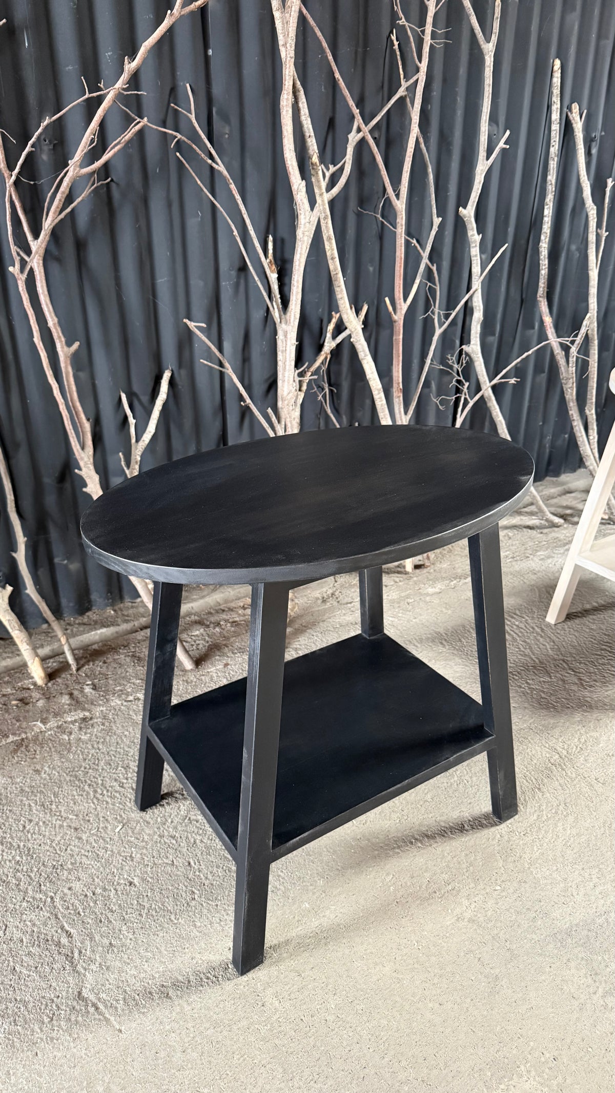 Mesa lateral cubierta ovalada — Pino Clear Pulido Pátina Negra 66x42x60