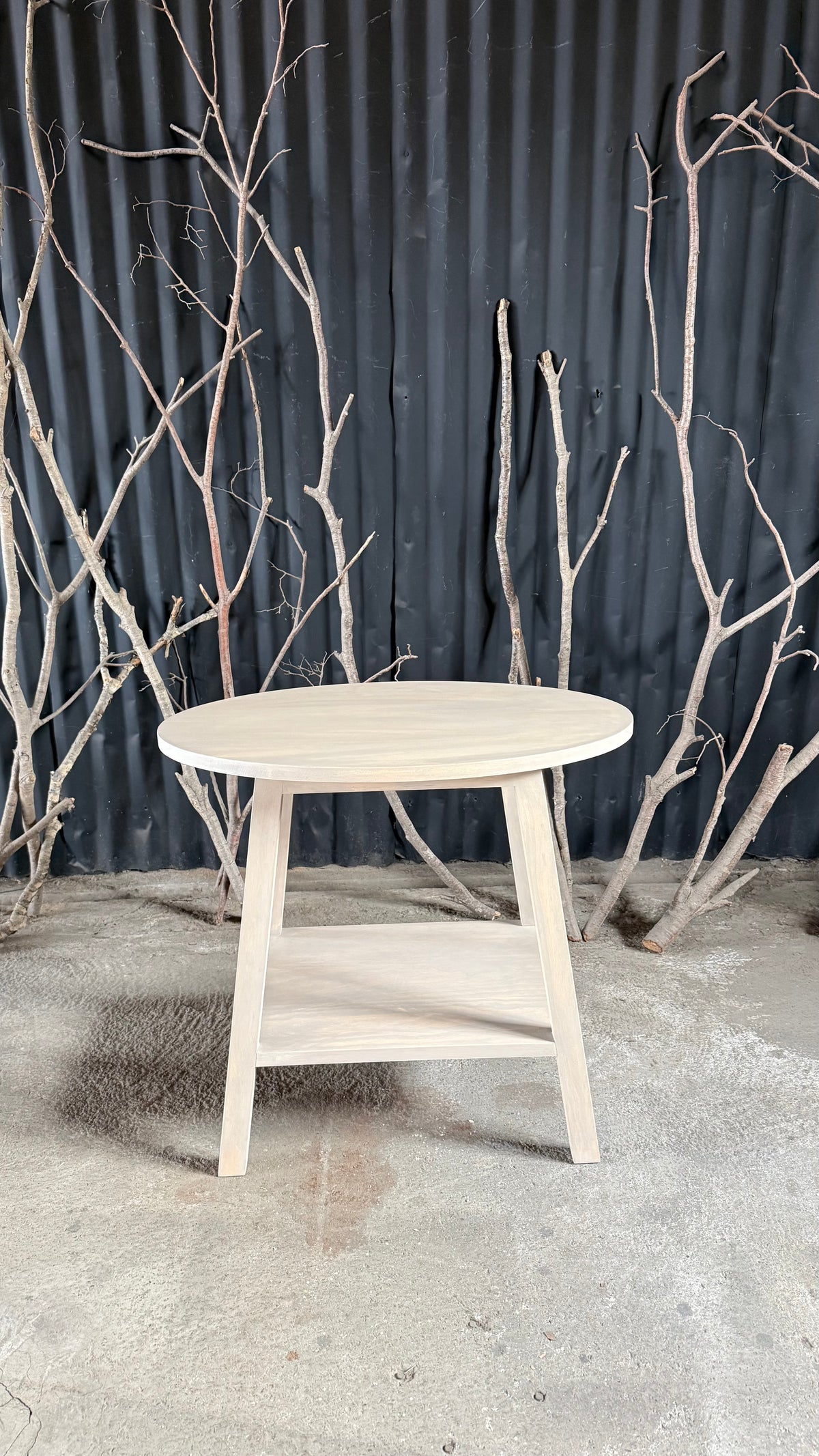 Mesa lateral cubierta ovalada — Pino Clear Pulido Teñido Rústico 66x42x60