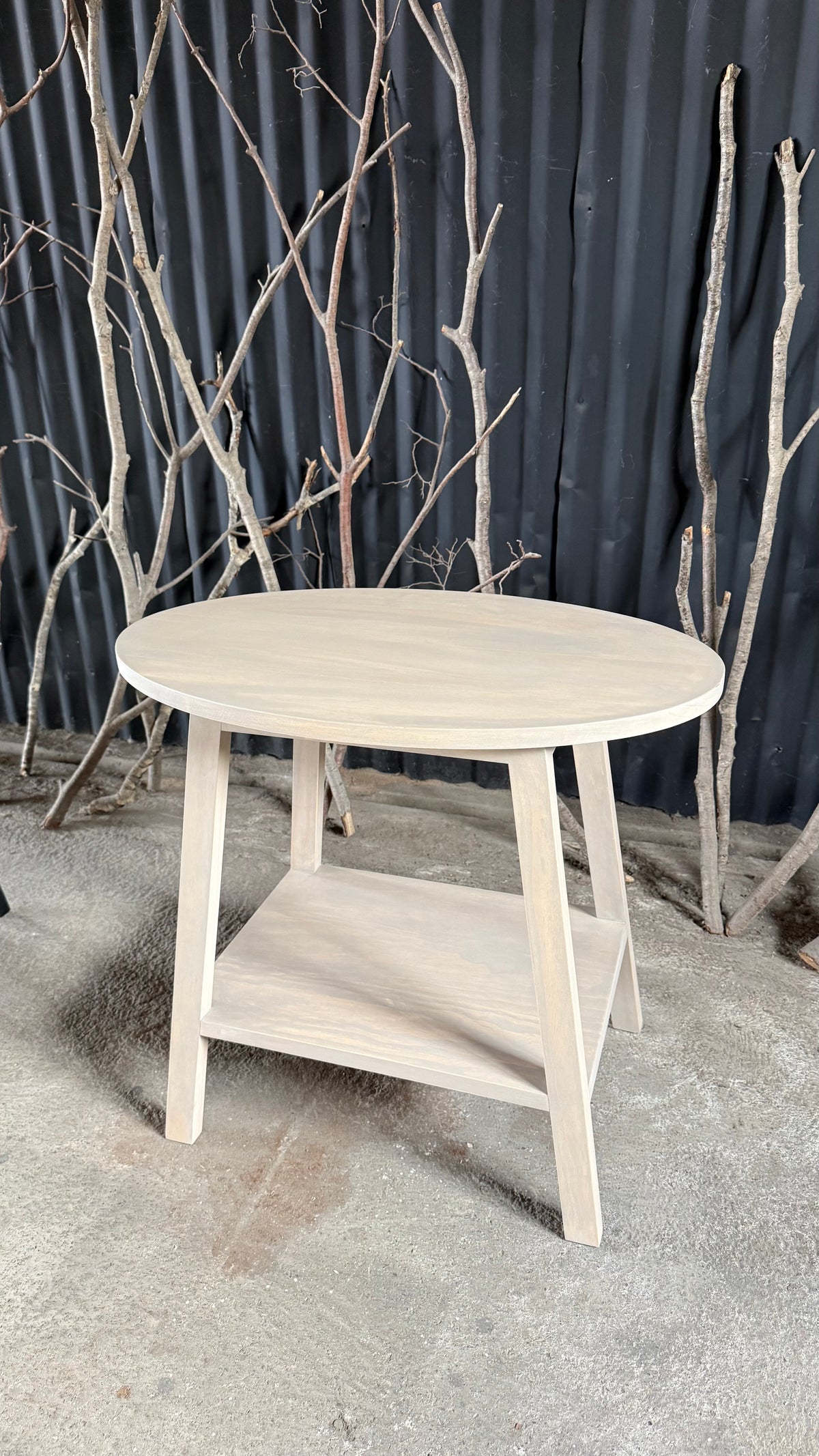 Mesa lateral cubierta ovalada — Pino Clear Pulido Teñido Rústico 66x42x60