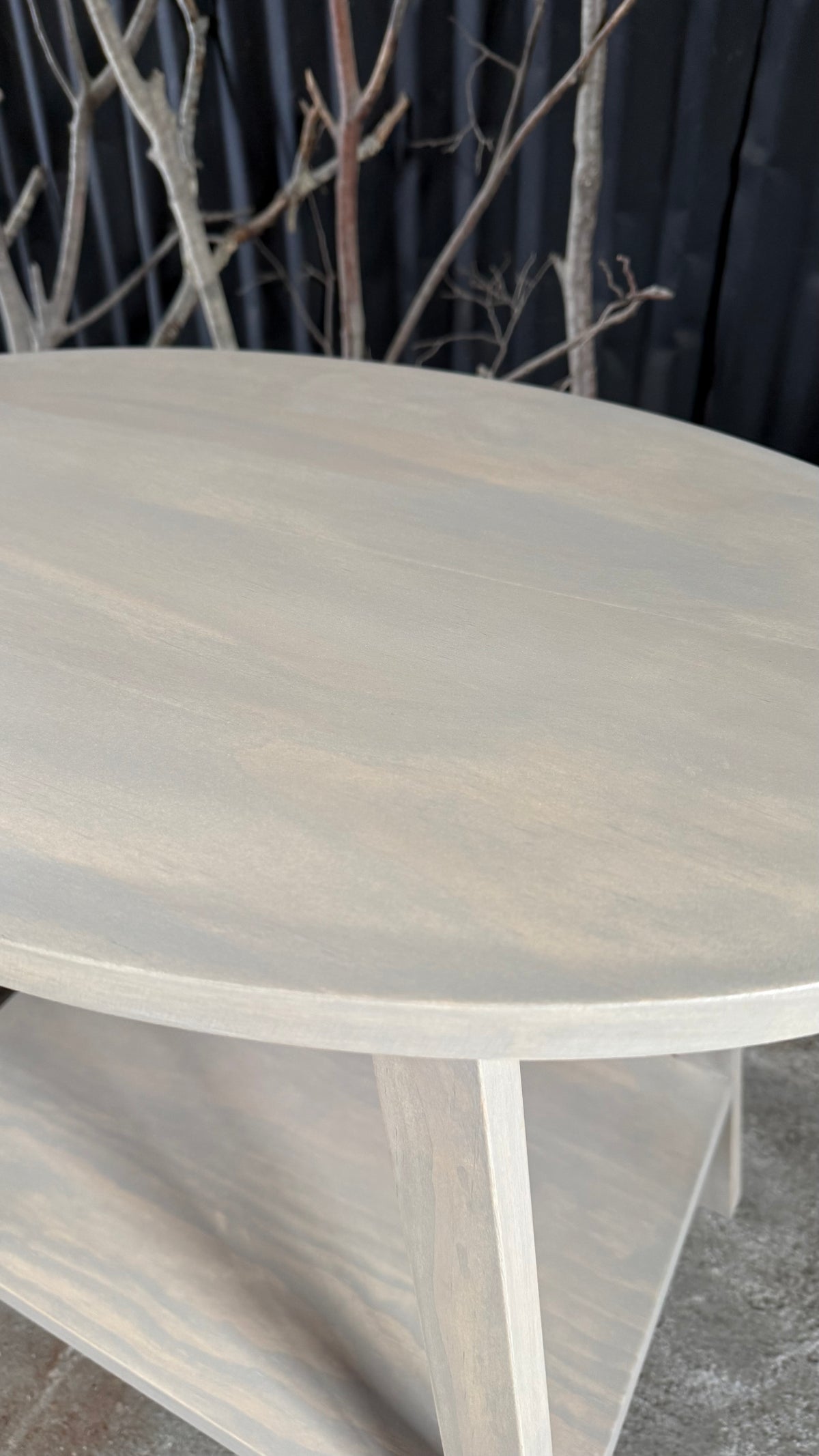 Mesa lateral cubierta ovalada — Pino Clear Pulido Teñido Rústico 66x42x60