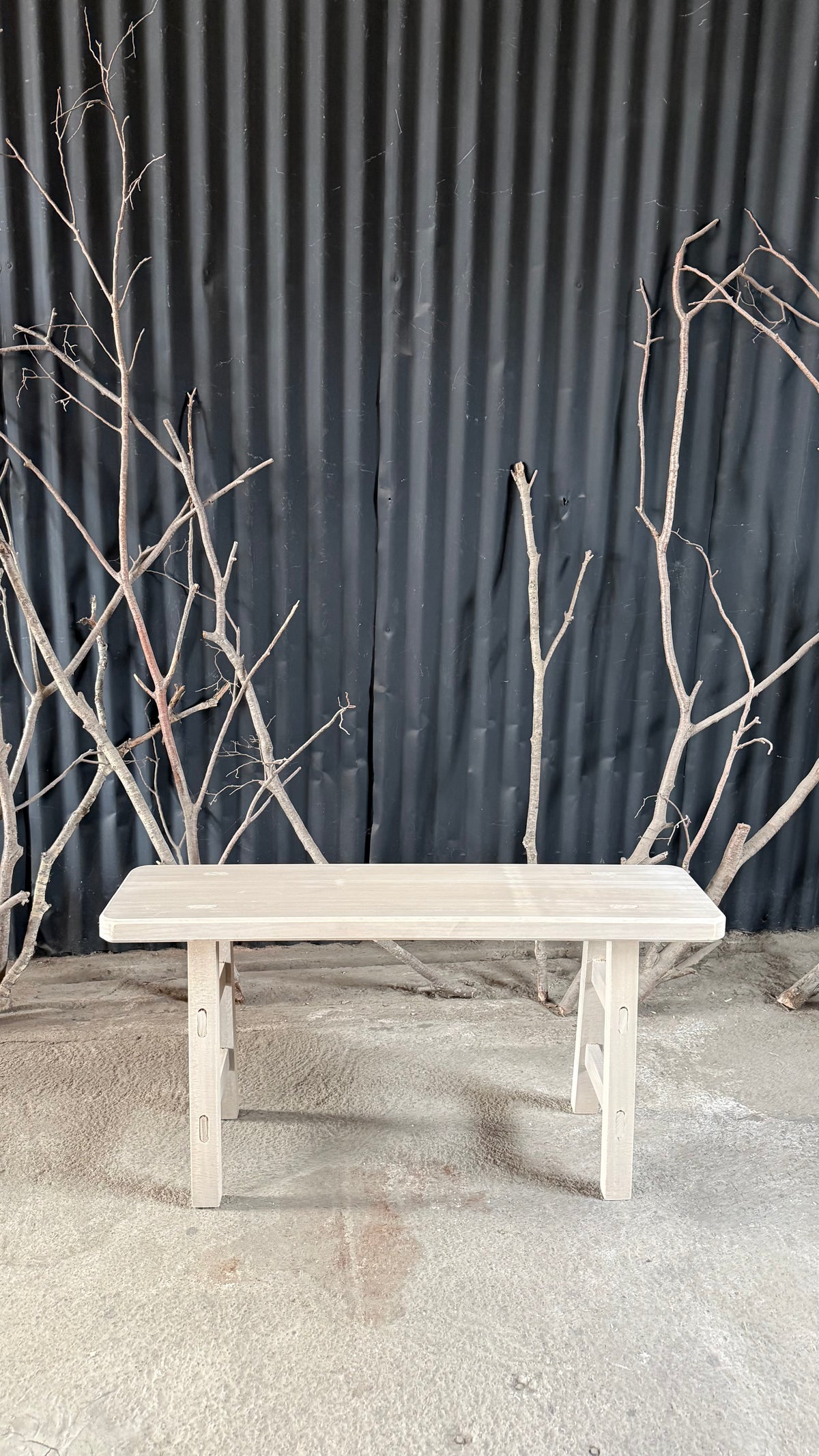 Banqueta Tere — Pino Clear Teñido Rústico Gris Beige Oscuro Envejecido 90x23x45