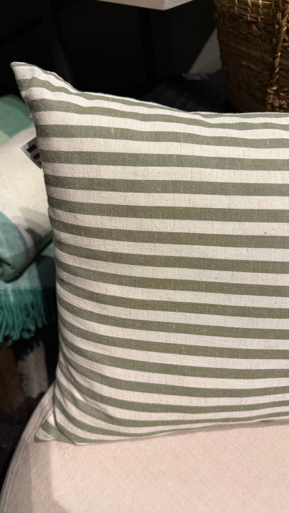 Cojín de Lino — Lineas Verdes y Blancas 55x40