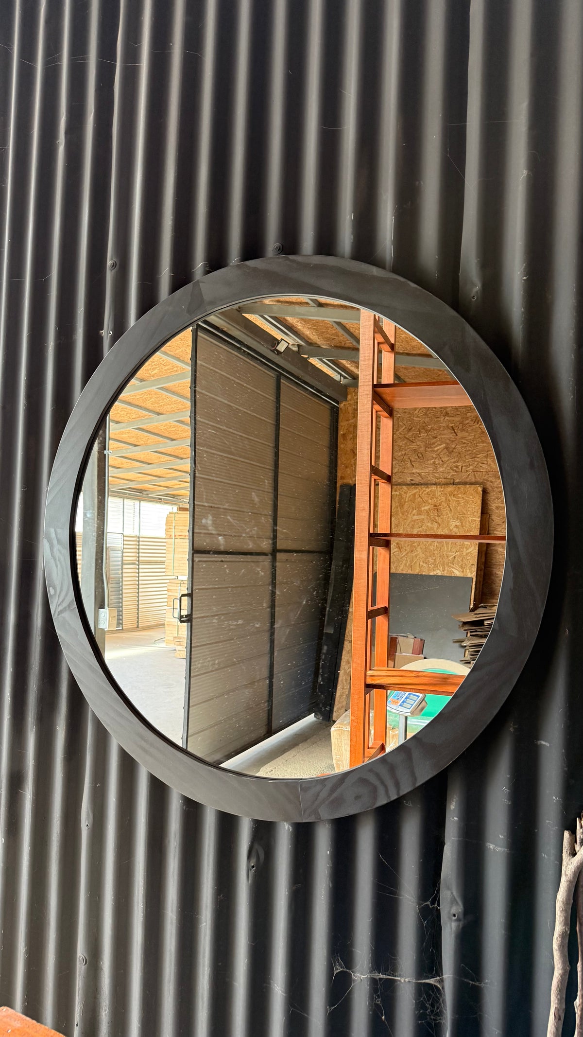 Espejo Redondo — Madera Pino Clear Pátina Negra 100x100