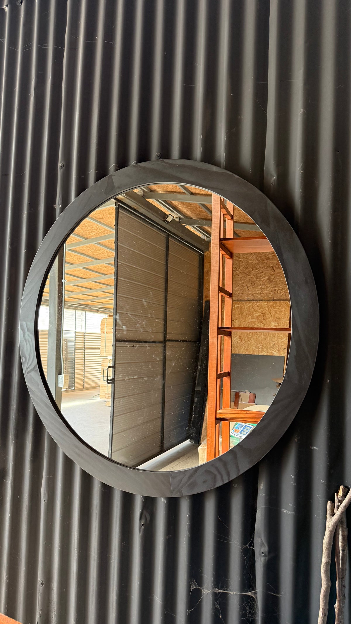 Espejo Redondo — Madera Pino Clear Pátina Negra 100x100