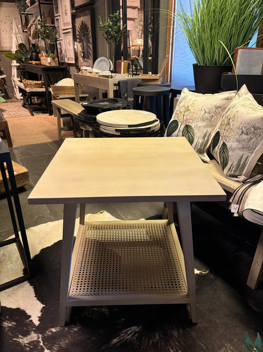 Mesa lateral repisa junco 60x60x60 teñido rústico claro